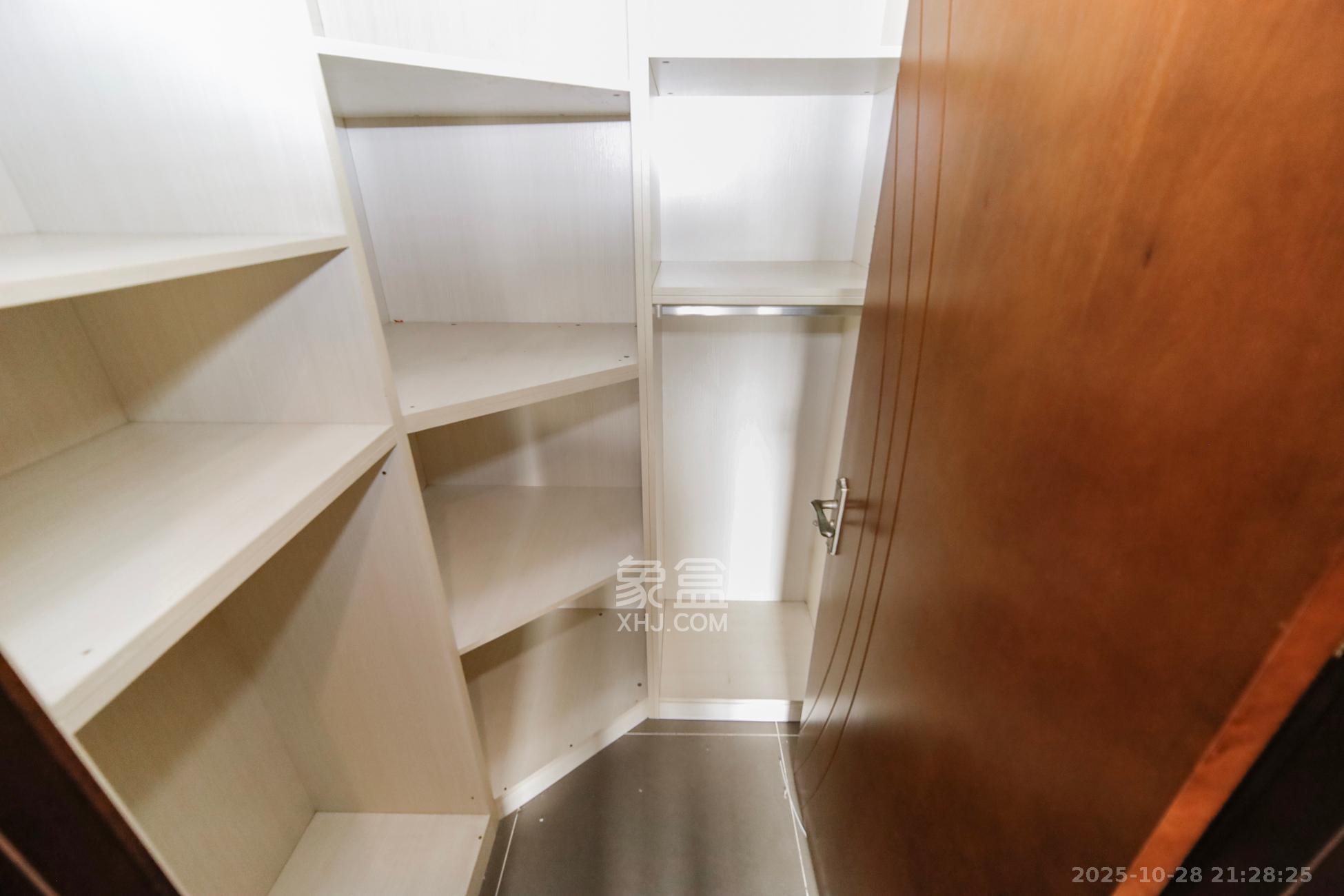 香樟鑫都  3室2厅2卫    136.0万其他