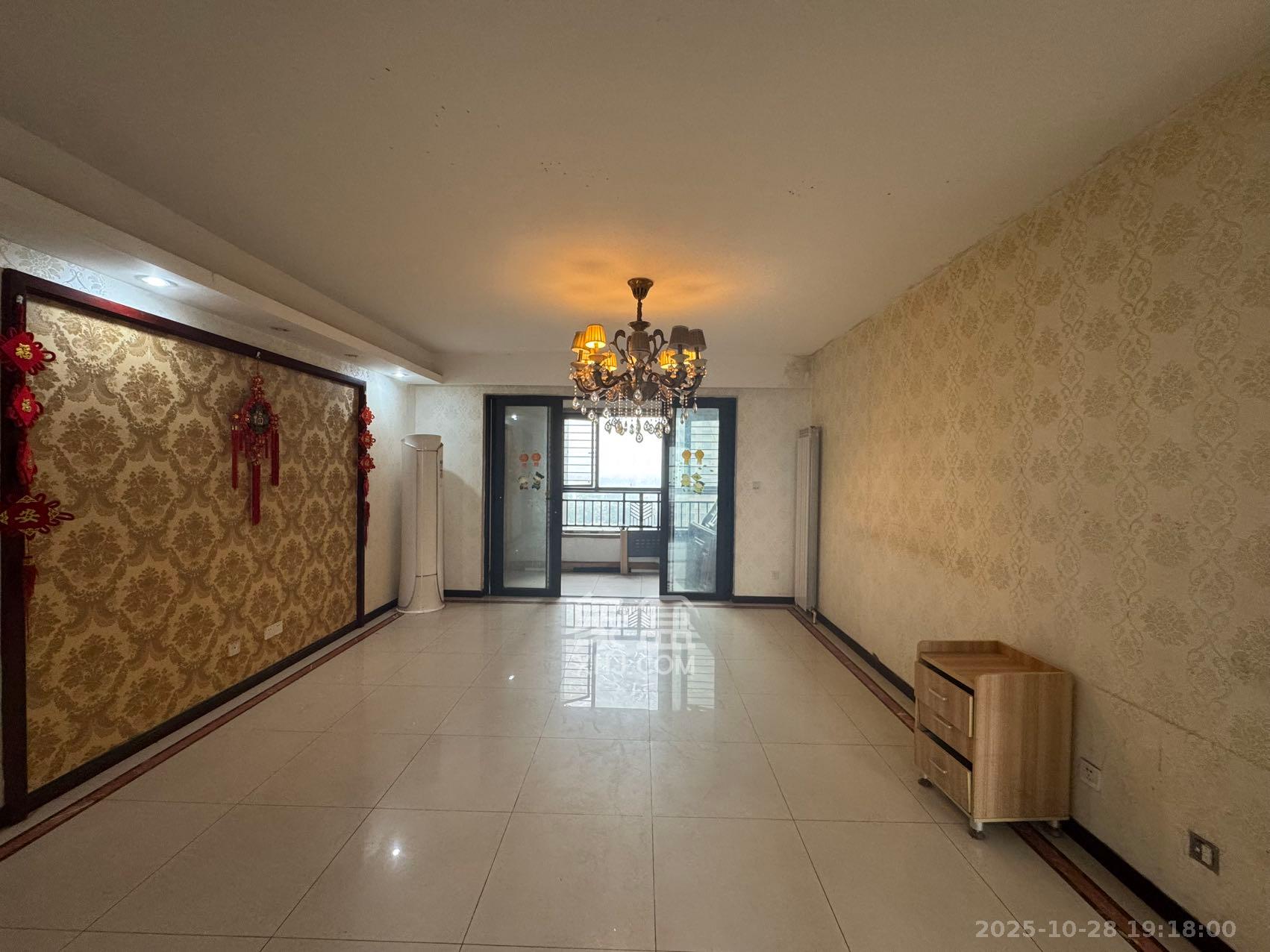 中海国际二期  4室2厅2卫    2200.0元/月 中海国际二期  4室2厅2卫    2200.0元/月