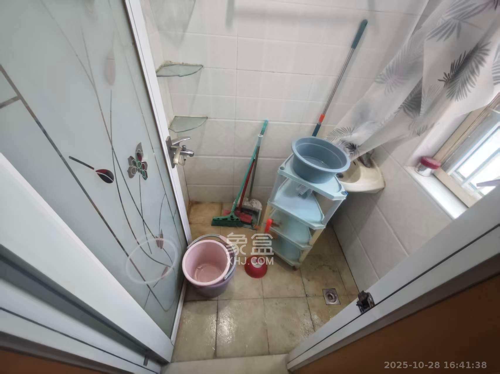 润芳园  3室2厅2卫    1900.0元/月 润芳园  3室2厅2卫    1900.0元/月室内图