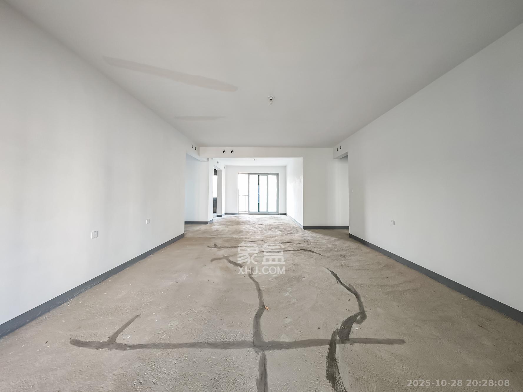 湘江壹号五期  5室2厅4卫    282.0万 湘江壹号五期  5室2厅4卫    282.0万客厅