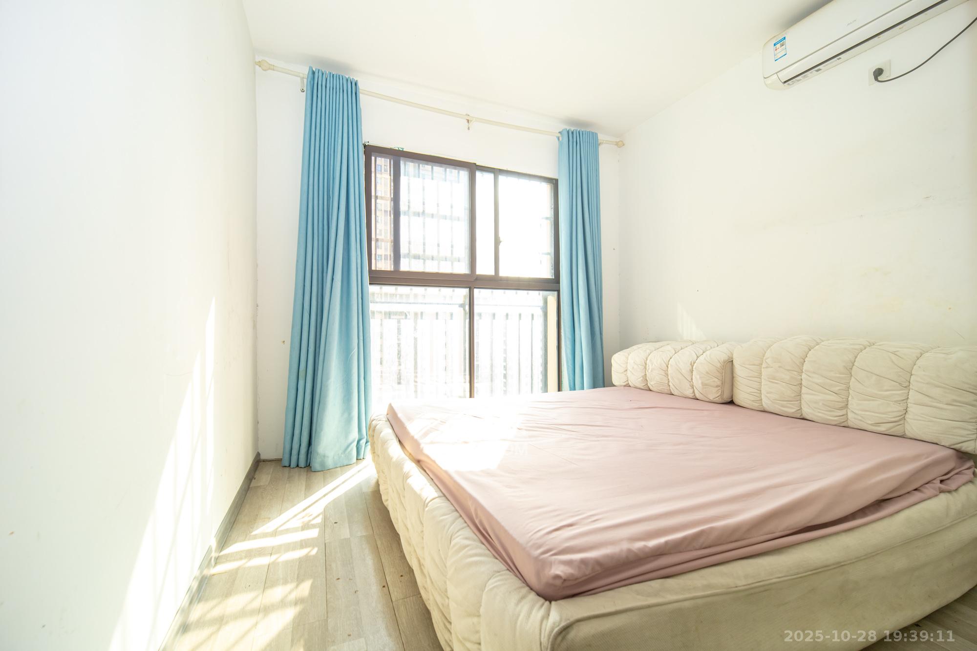 金科时代中心 3室2厅1卫 69.8万 金科时代中心 3室2厅1卫 69.8万卧室