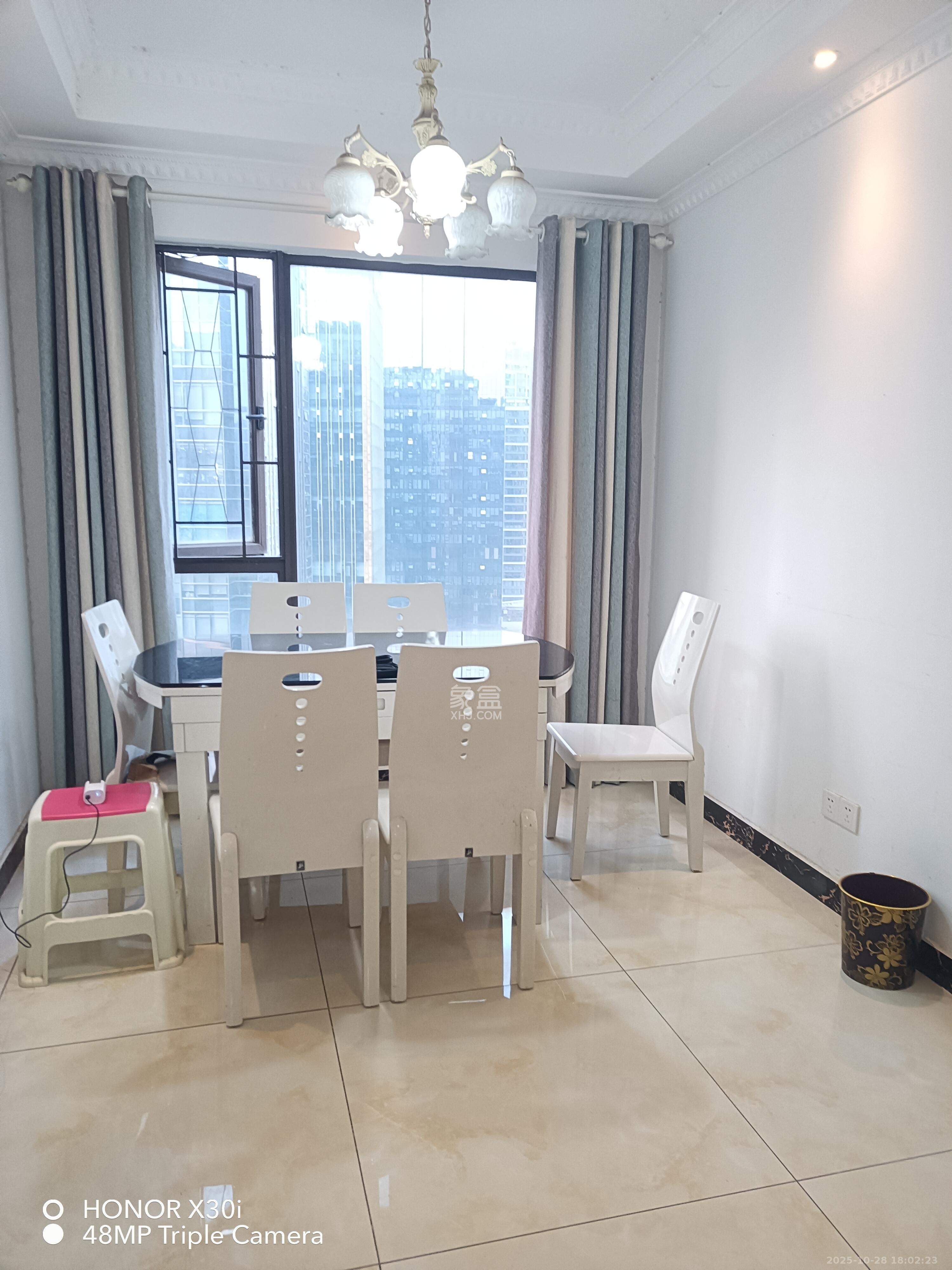 南山雍江汇(滨江国际新城) 4室2厅2卫 3980.0元/月 南山雍江汇(滨江国际新城) 4室2厅2卫 3980.0元/月室内图