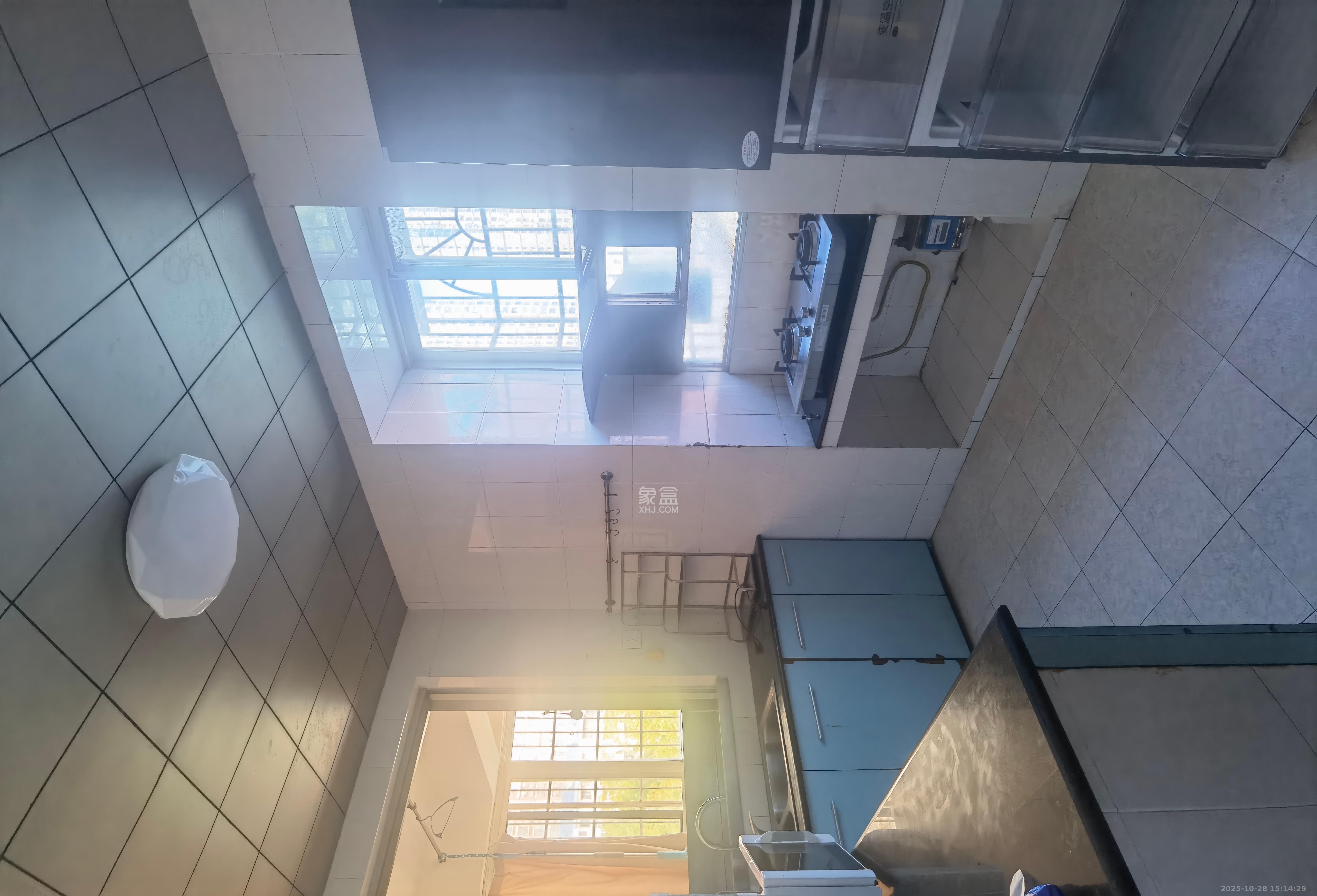 四方小区 2室2厅1卫 1800.0元/月 四方小区 2室2厅1卫 1800.0元/月室内图