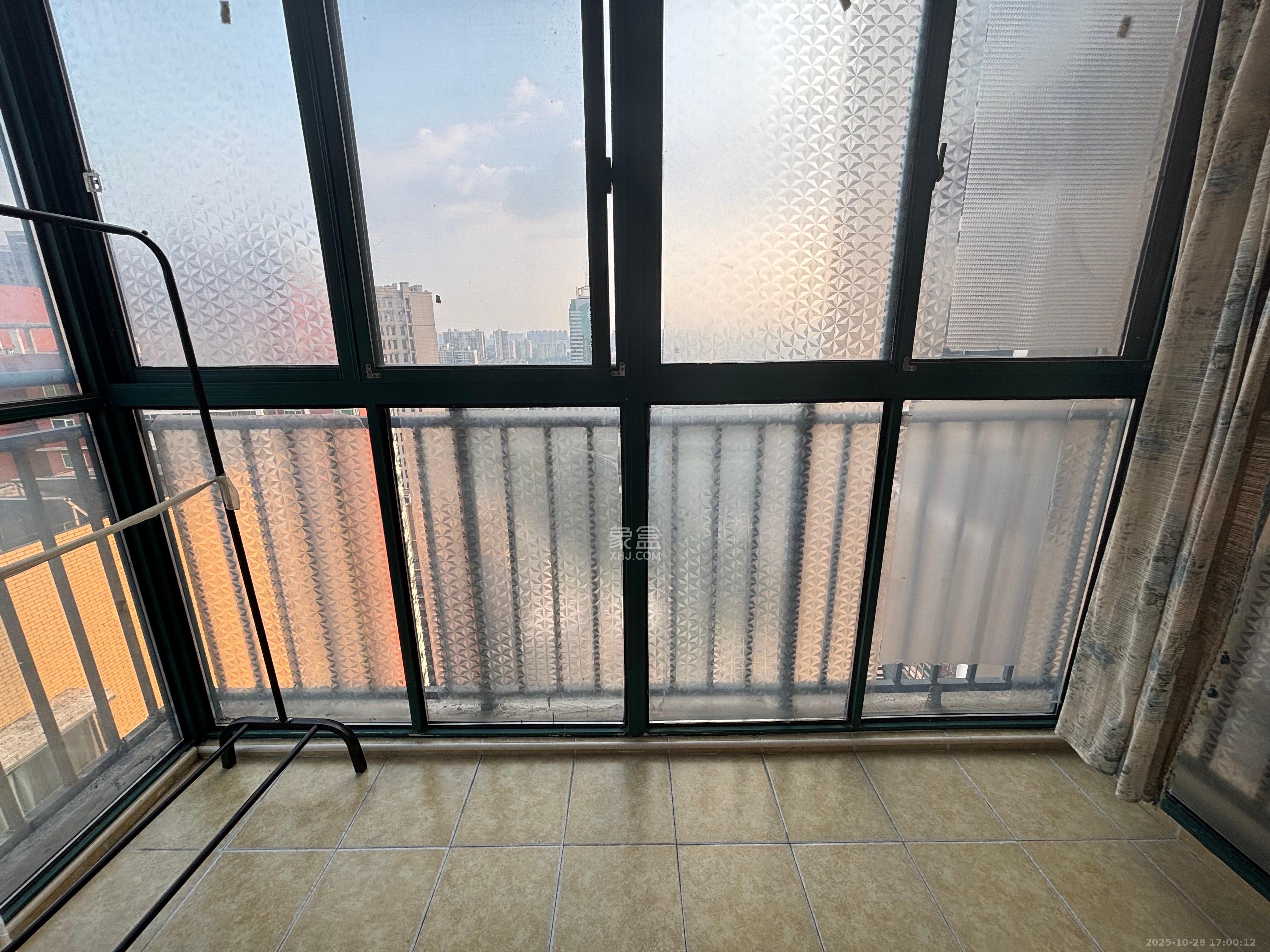 颐兴家园 3室2厅1卫 2400.0元/月 颐兴家园 3室2厅1卫 2400.0元/月室内图