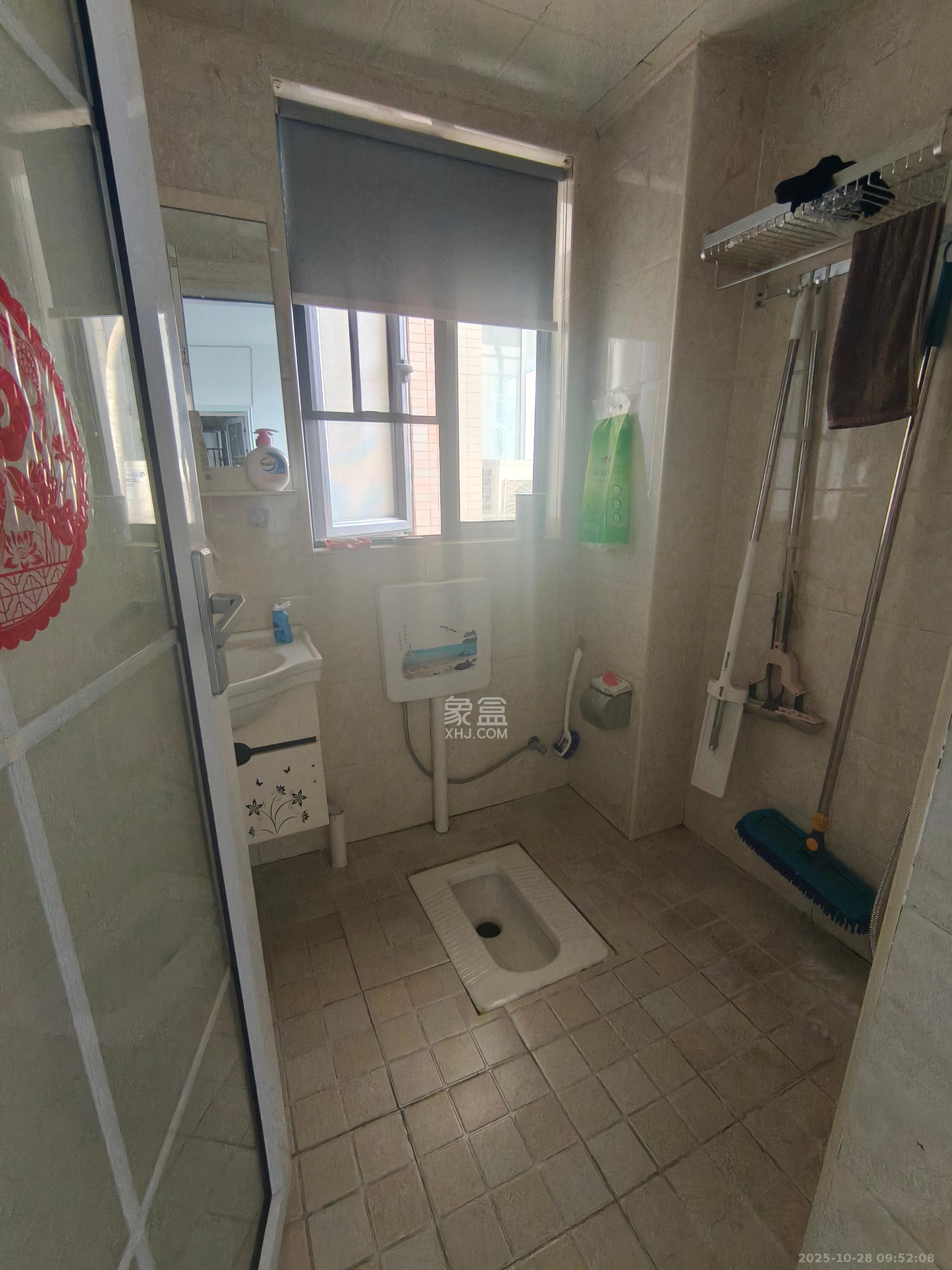 八方小区B区  3室2厅2卫    4200.0元/月 八方小区B区  3室2厅2卫    4200.0元/月室内图