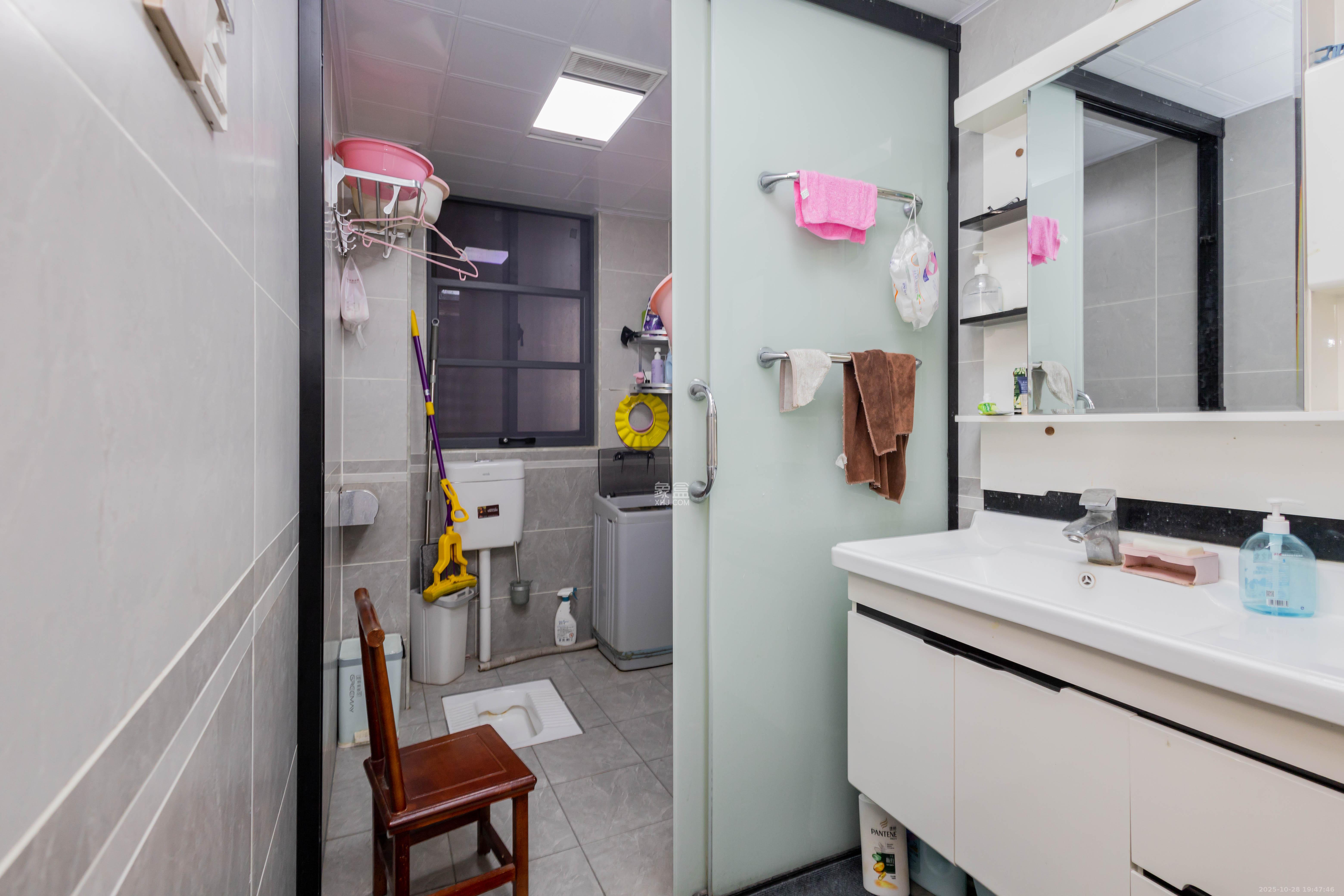 东业上城嘉苑(晟悦国际) 3室2厅2卫 79.8万 东业上城嘉苑(晟悦国际) 3室2厅2卫 79.8万卫生间