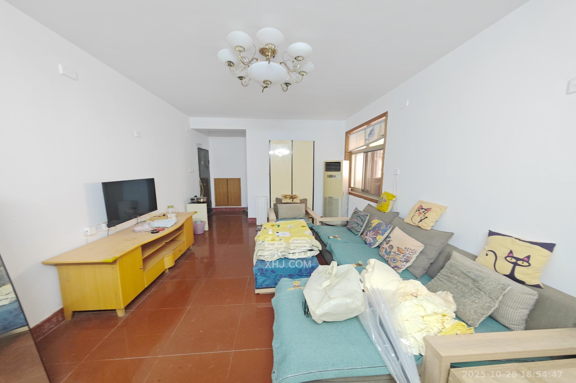 生物药厂宿舍  2室2厅1卫    39.8万 生物药厂宿舍  2室2厅1卫    39.8万客厅