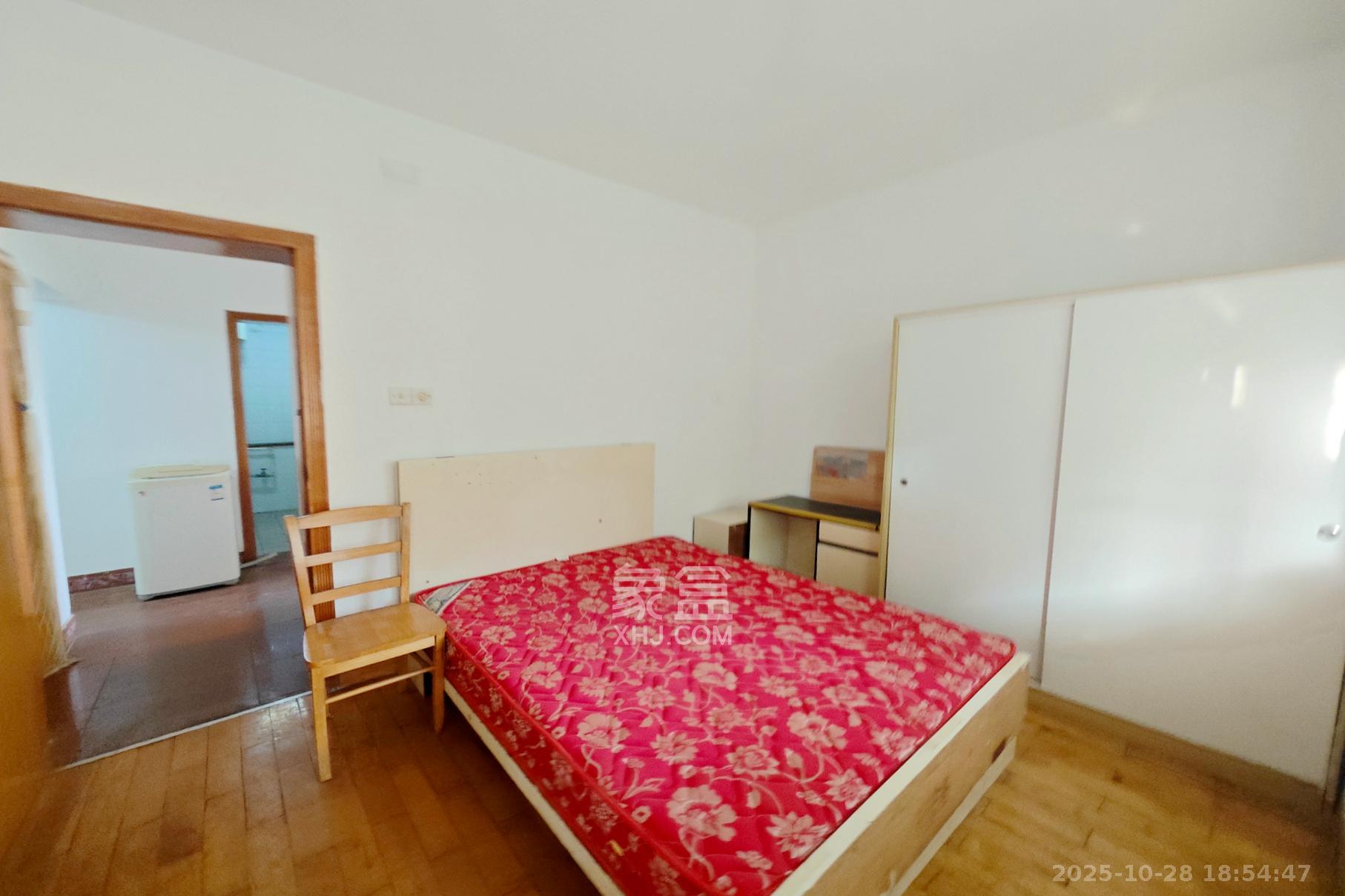 生物药厂宿舍  2室2厅1卫    39.8万 生物药厂宿舍  2室2厅1卫    39.8万卧室