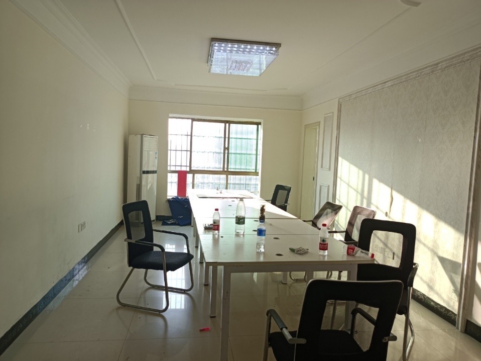 峰景国际  1室0厅0卫    2300.0元/月 峰景国际  1室0厅0卫    2300.0元/月室内图