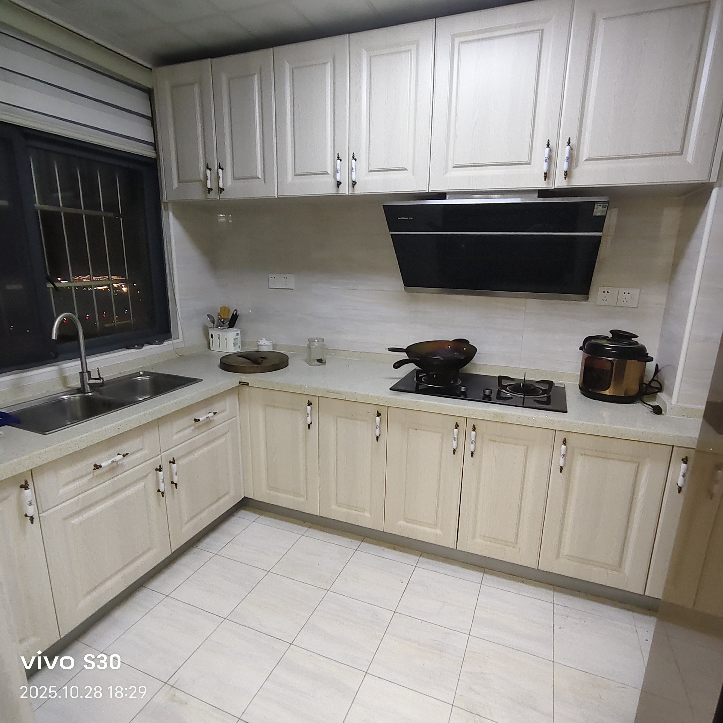 幸福香颂  4室2厅2卫    2500.0元/月室内图