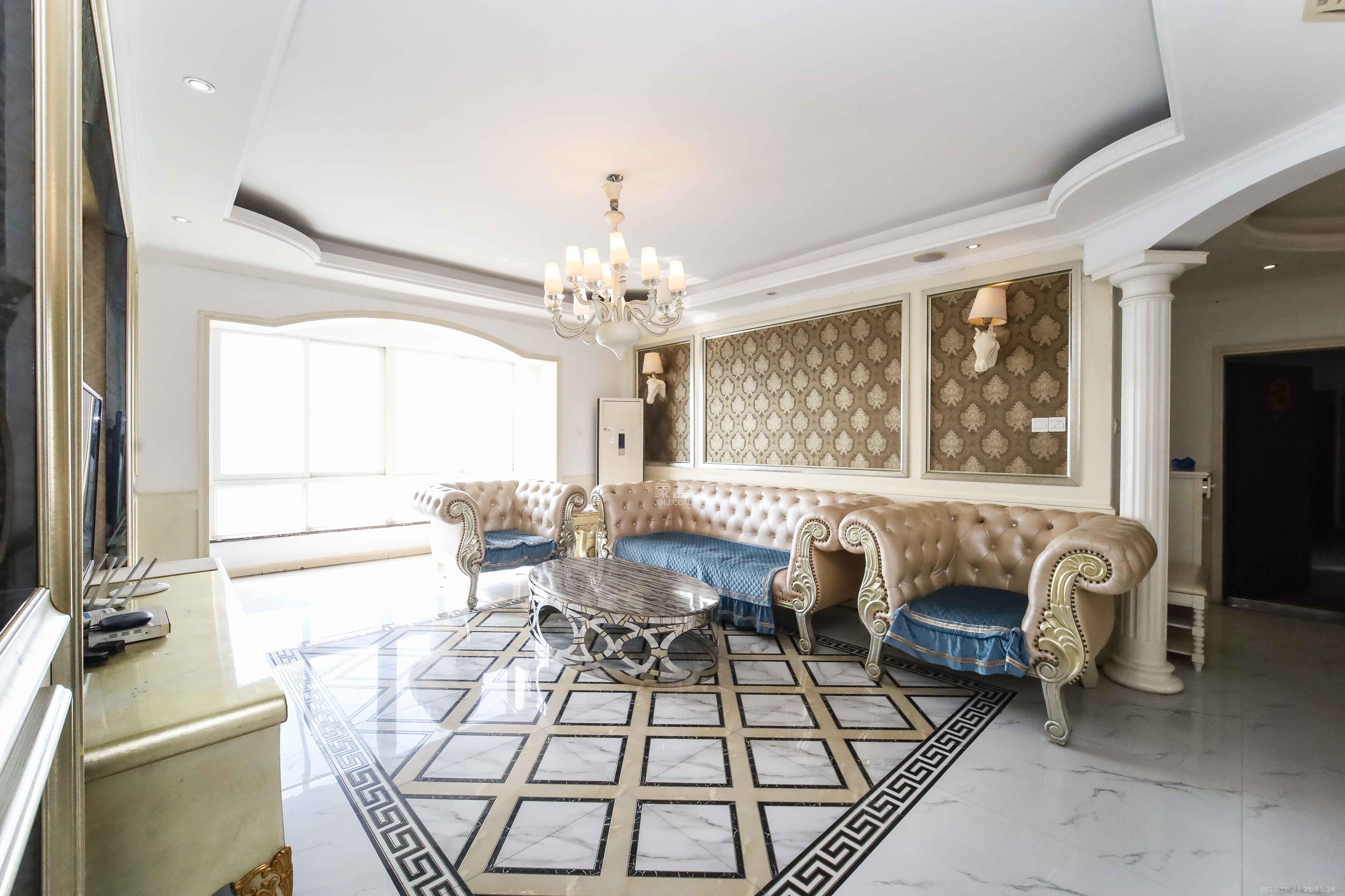 东门壹号家园  3室2厅2卫    100.0万 东门壹号家园  3室2厅2卫    100.0万客厅