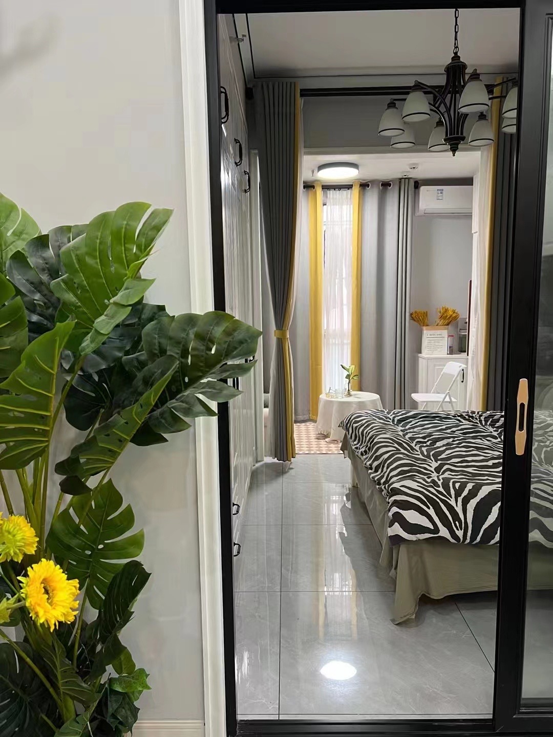 鑫天国际（鑫天偶遇）  1室1厅1卫    1600.0元/月室内图