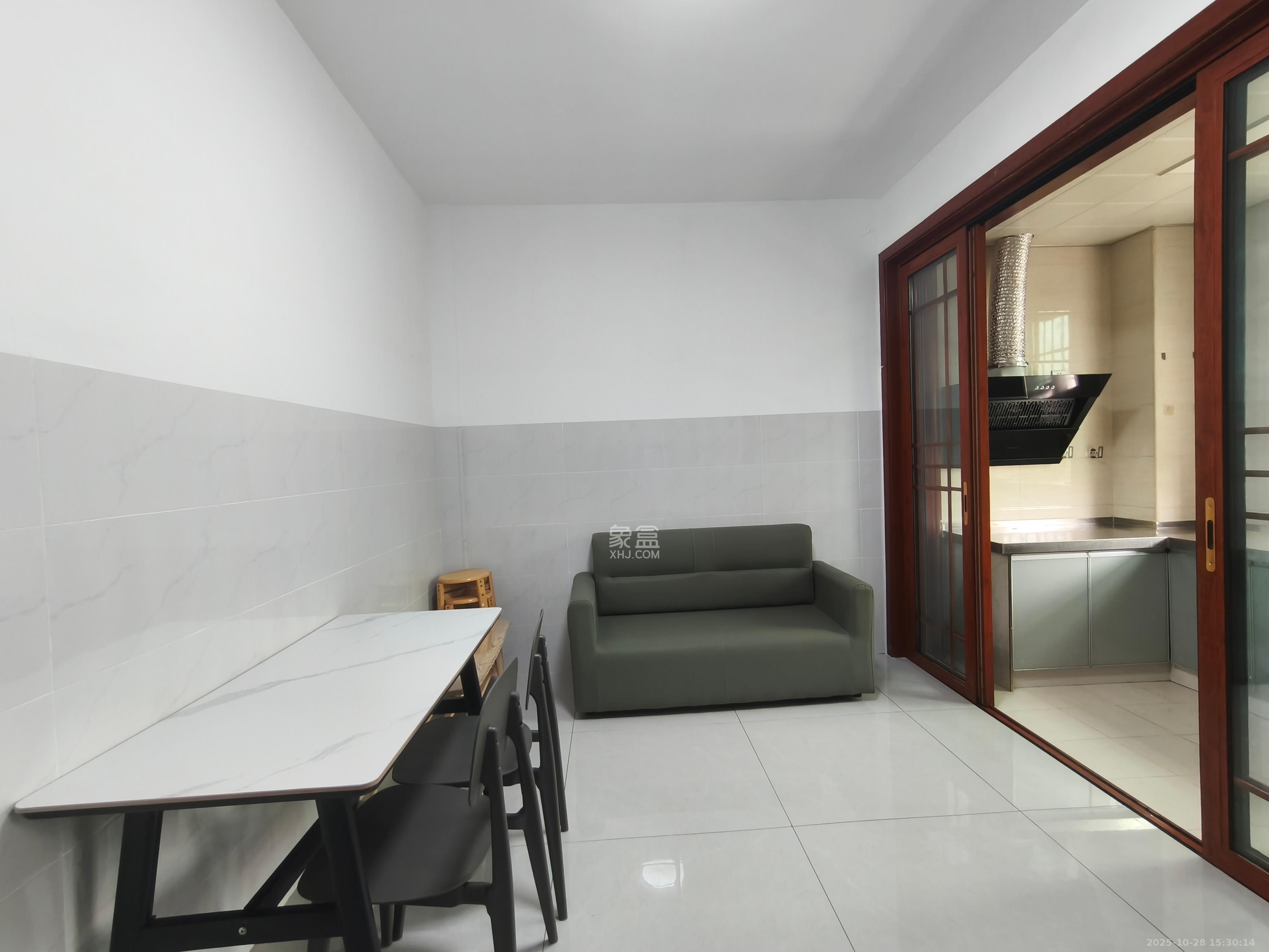 高岭小区  1室1厅1卫    1200.0元/月室内图