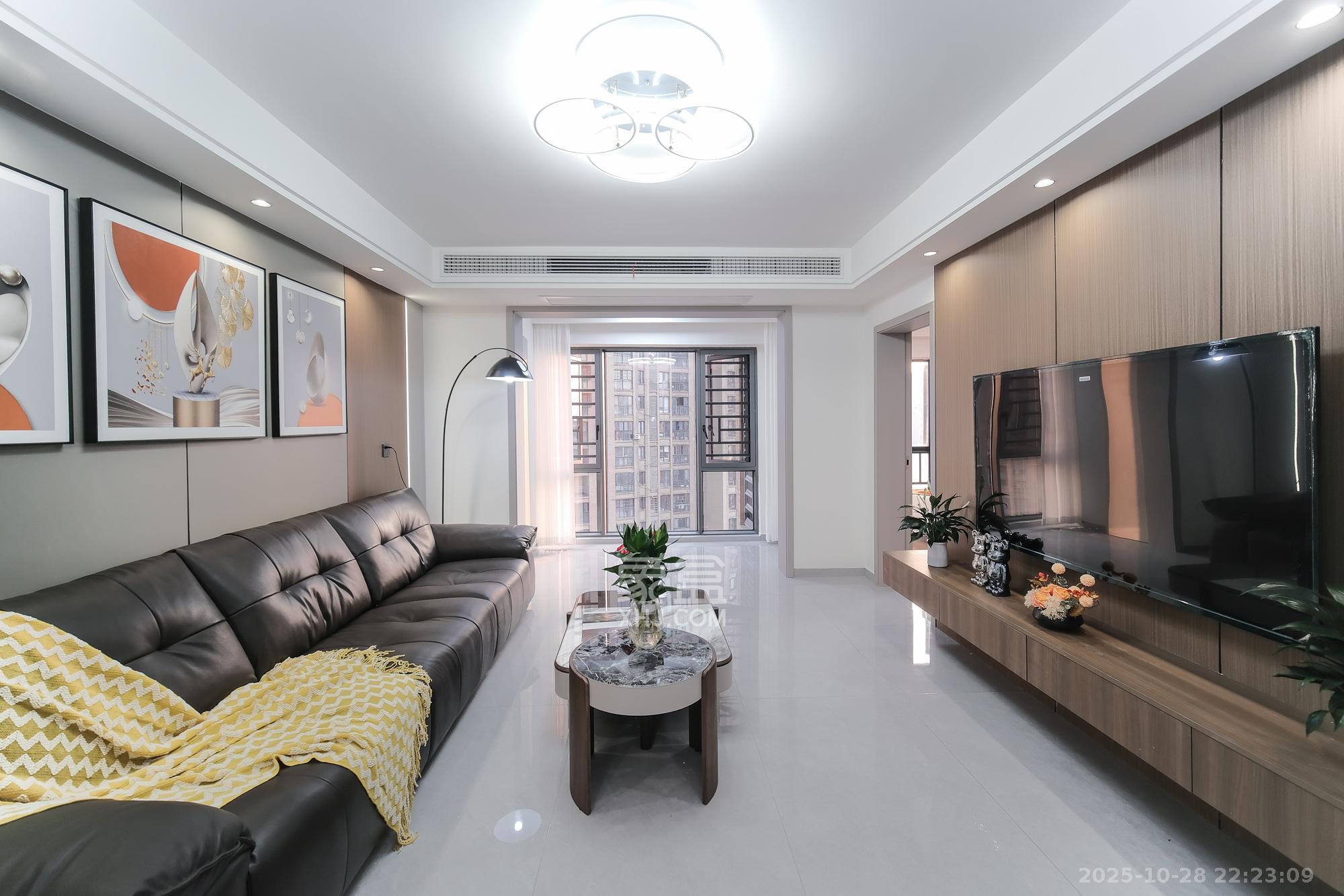 三一街区  3室2厅1卫    59.8万客厅