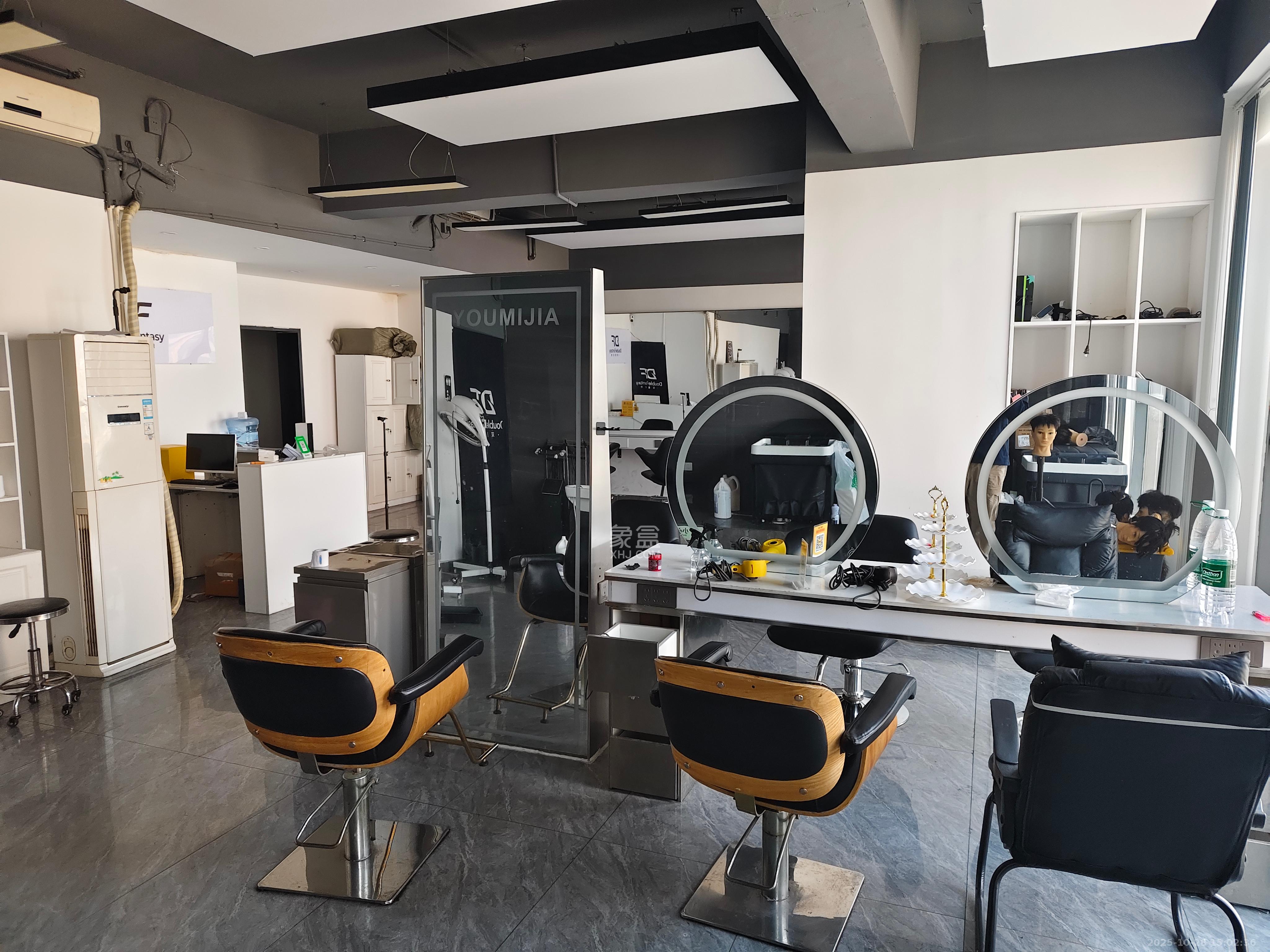 梅溪峰汇(房聚梅溪壹中心)  1室1厅1卫    4500.0元/月 梅溪峰汇(房聚梅溪壹中心)  1室1厅1卫    4500.0元/月室内图