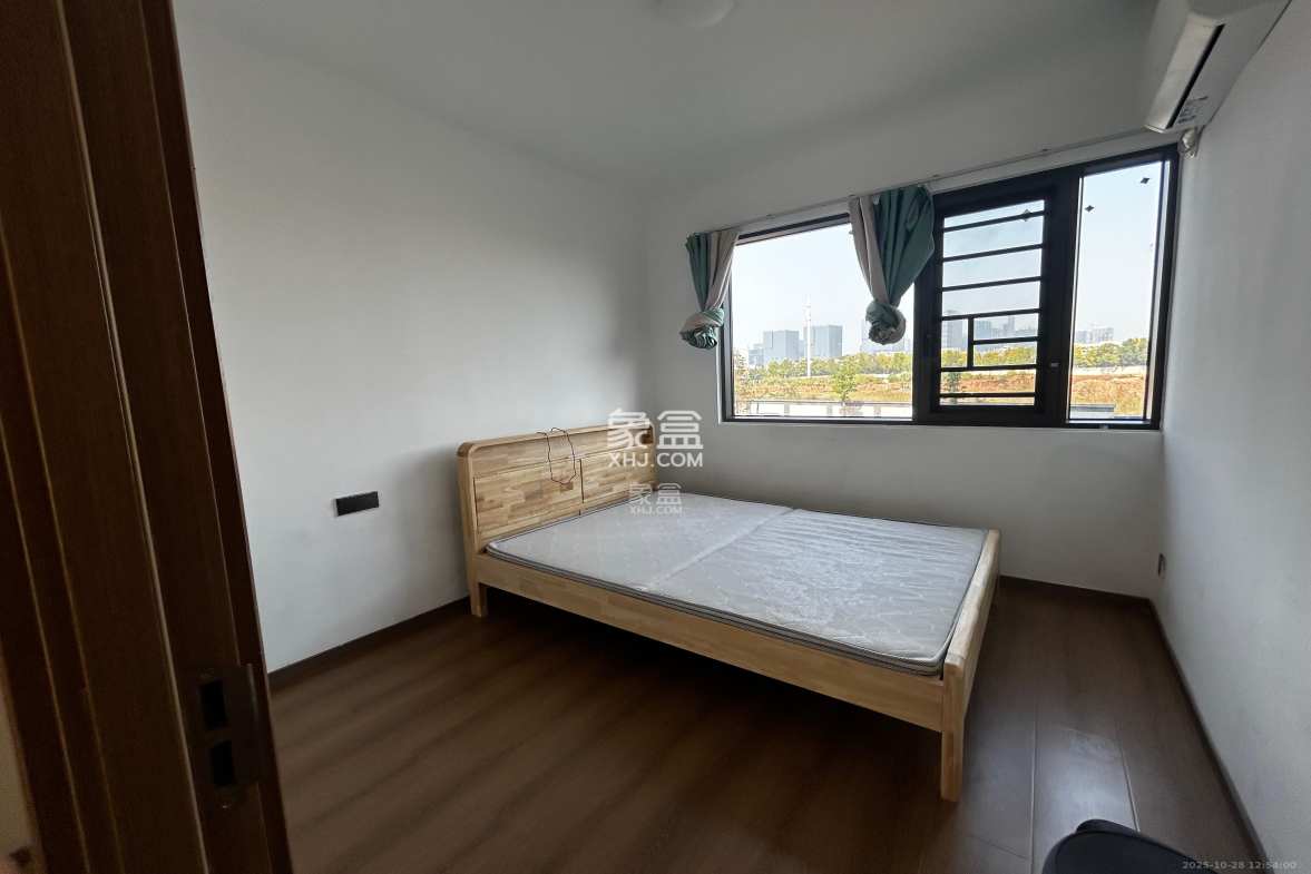 汉唐世家二期  3室2厅1卫    2500.0元/月 汉唐世家二期  3室2厅1卫    2500.0元/月室内图