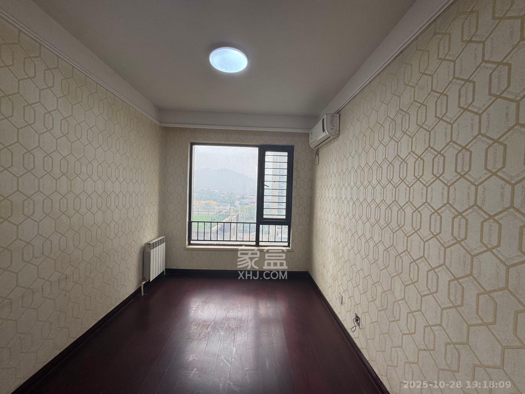 中海国际二期  4室2厅2卫    2200.0元/月 中海国际二期  4室2厅2卫    2200.0元/月室内图