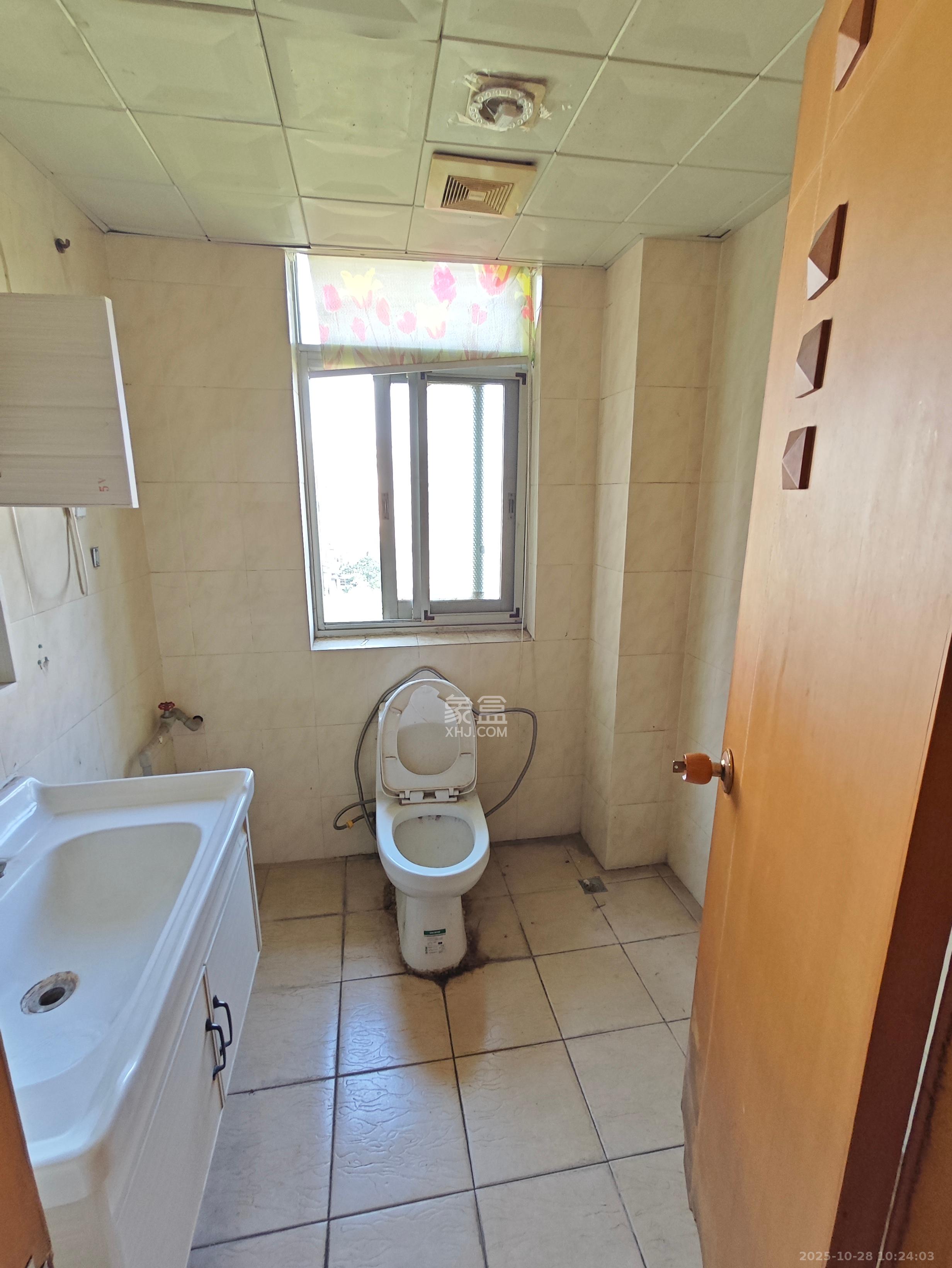 湘计花园 3室2厅1卫 2300.0元/月 湘计花园 3室2厅1卫 2300.0元/月室内图