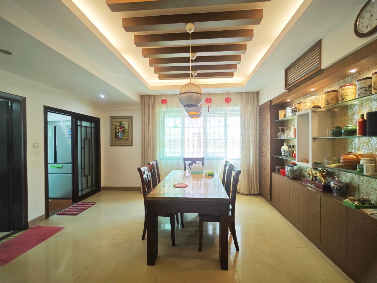 美舍园 4室2厅2卫 2900.0元/月 美舍园 4室2厅2卫 2900.0元/月室内图