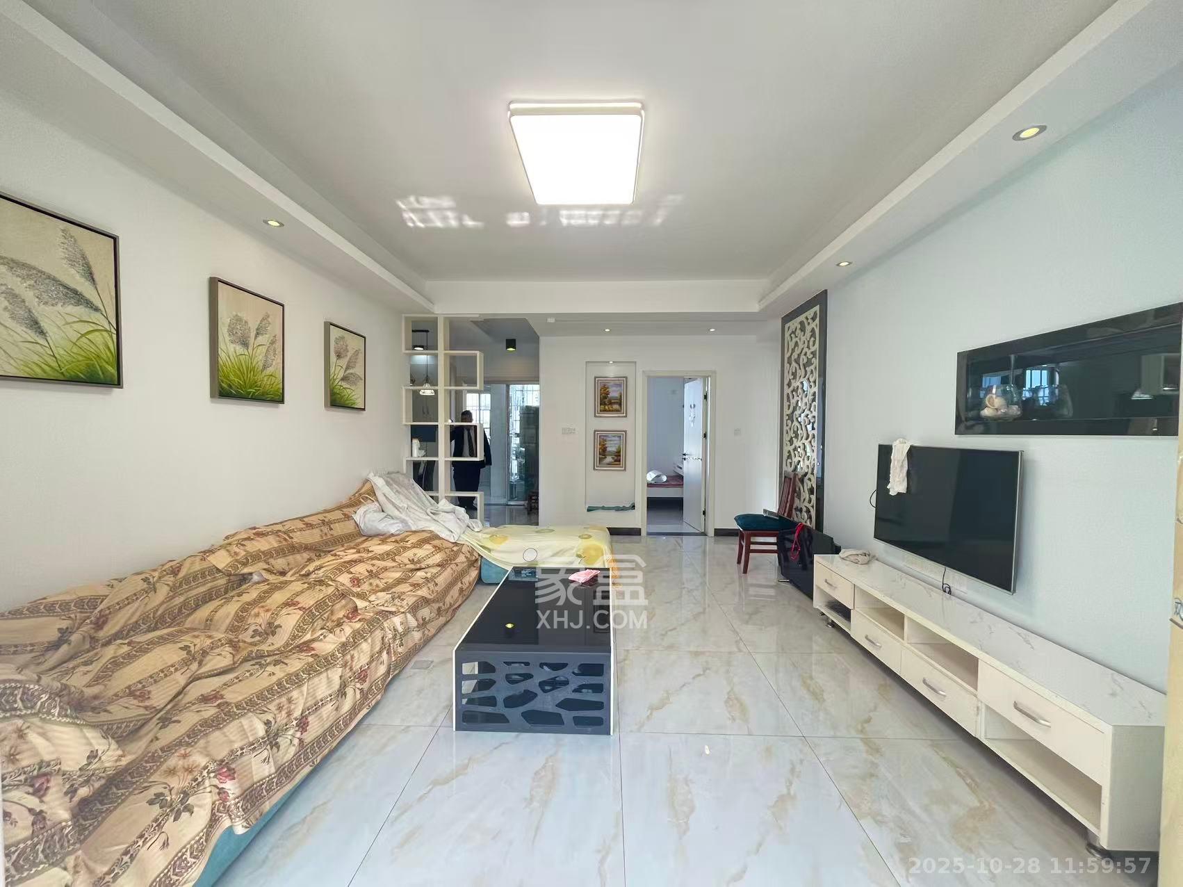 星城福邸(雄天朗郡)  3室2厅2卫    2200.0元/月 星城福邸(雄天朗郡)  3室2厅2卫    2200.0元/月室内图