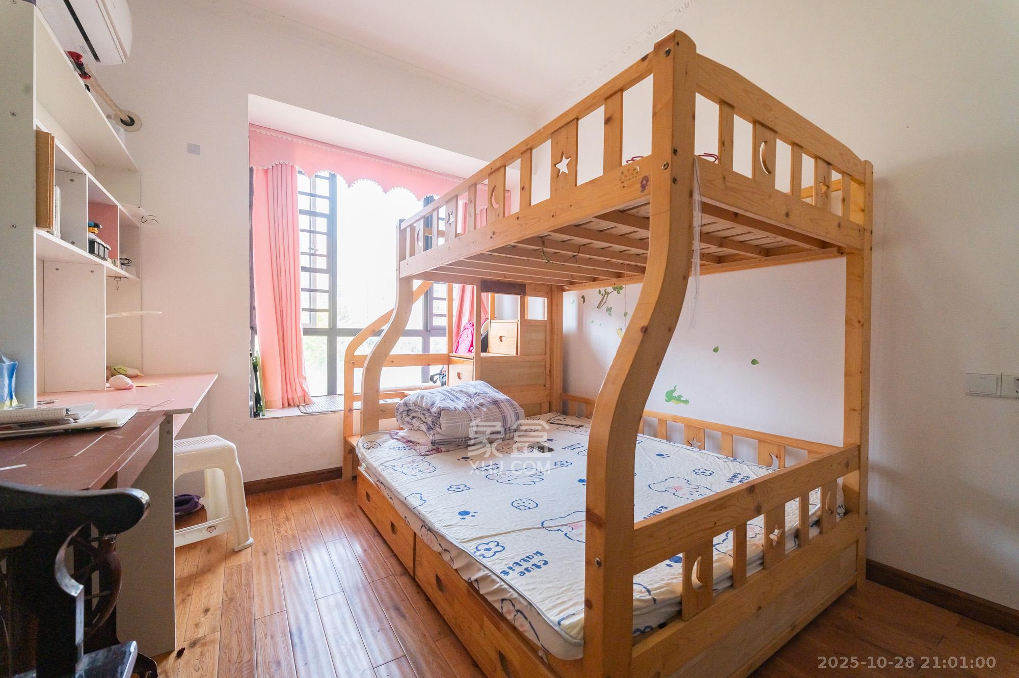 深业睿城 4室2厅3卫 189.8万 深业睿城 4室2厅3卫 189.8万卧室