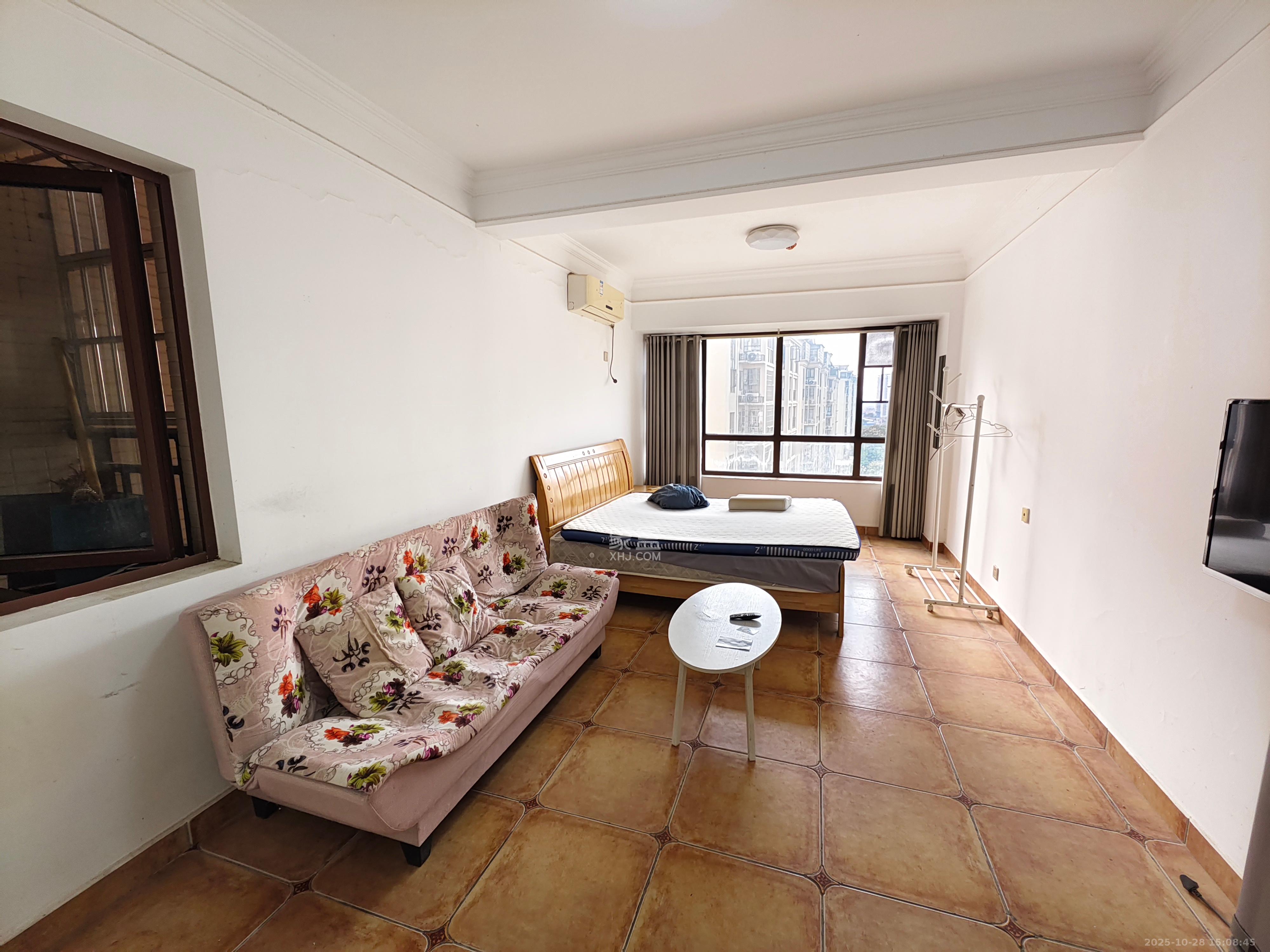 金房奥斯卡  1室1厅1卫    1300.0元/月室内图1