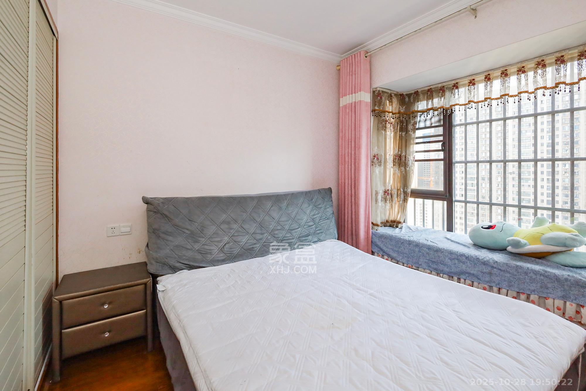 钰龙天下二期(钰龙佳园)  3室2厅1卫    3000.0元/月 钰龙天下二期(钰龙佳园)  3室2厅1卫    3000.0元/月室内图