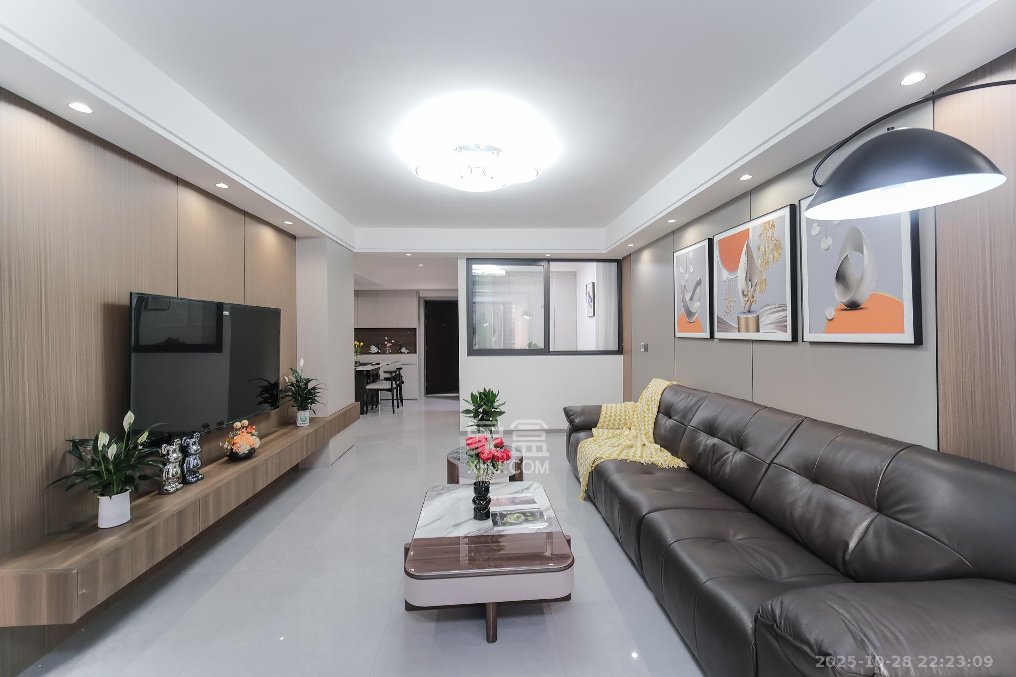 三一街区  3室2厅1卫    59.8万客厅