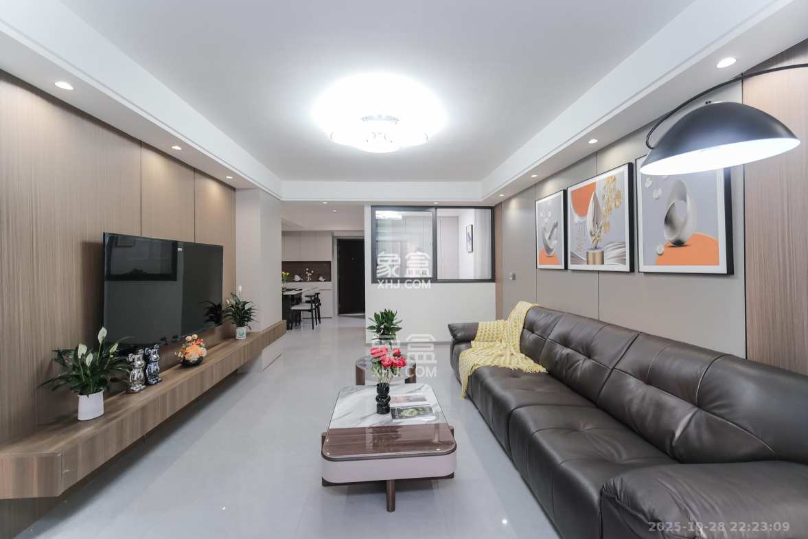 三一街区 3室2厅1卫 59.8万 三一街区 3室2厅1卫 59.8万客厅