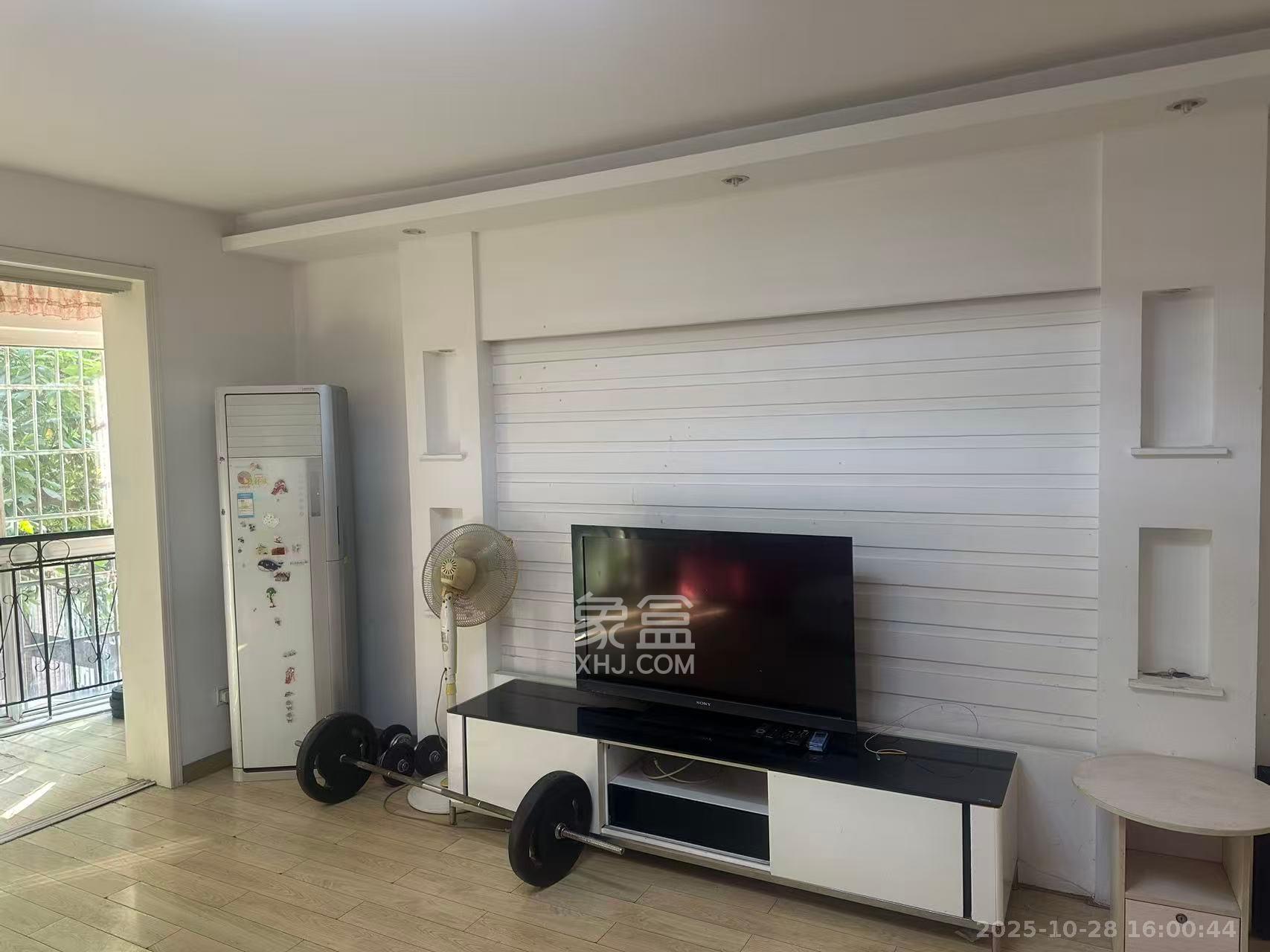 都市春天  3室2厅1卫    2600.0元/月室内图