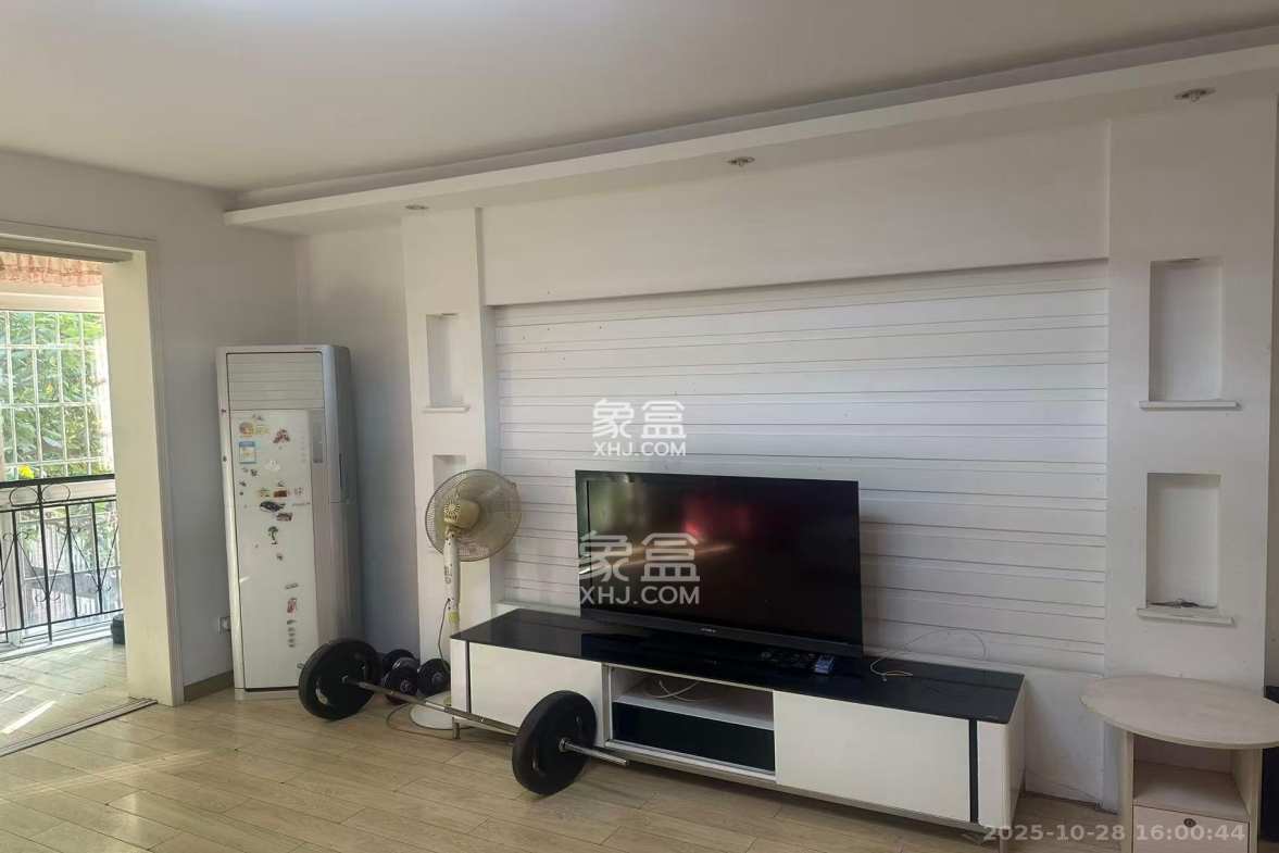 都市春天  3室2厅1卫    2600.0元/月 都市春天  3室2厅1卫    2600.0元/月室内图