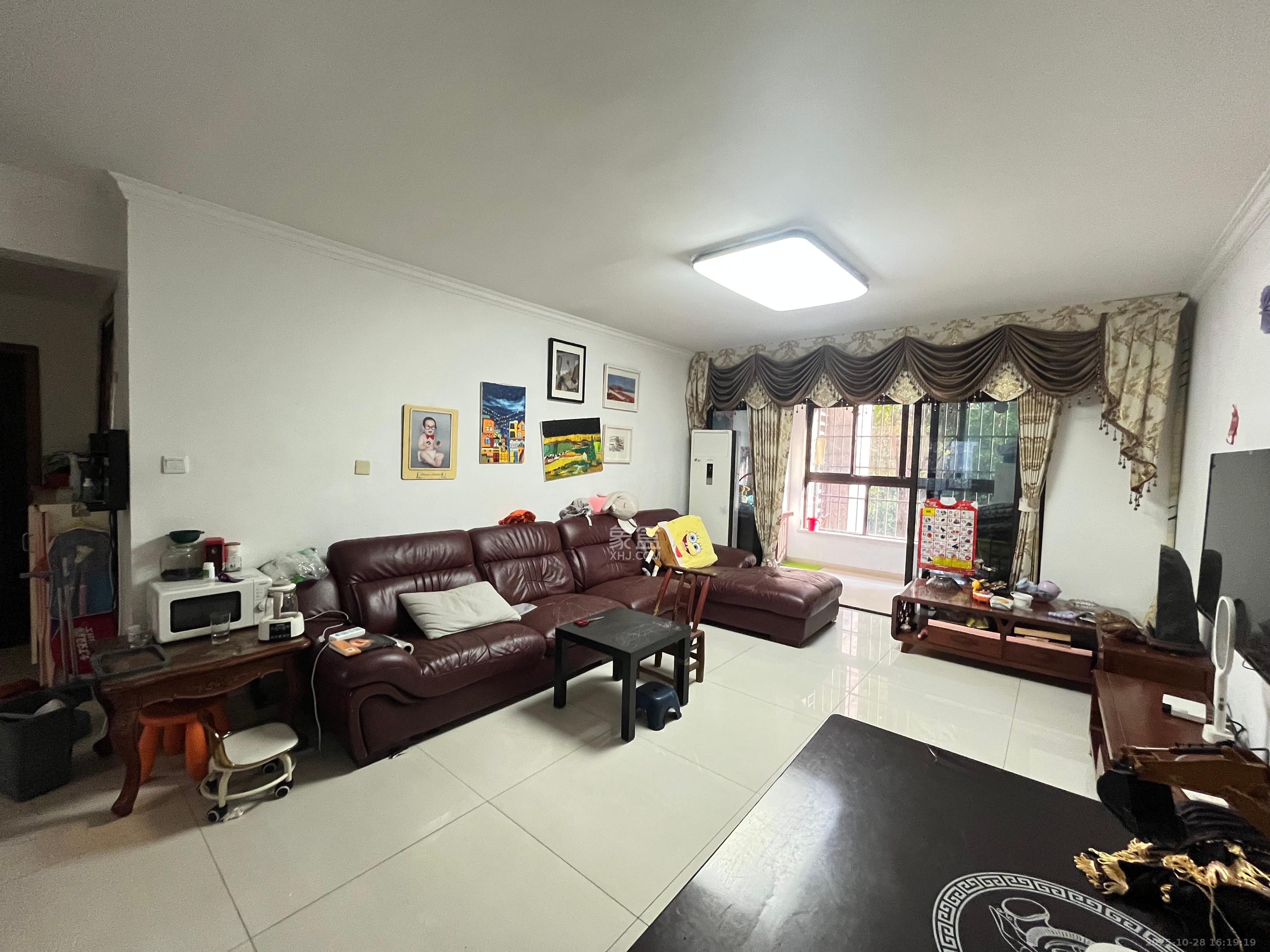 绿地中央广场  3室2厅2卫    3500.0元/月室内图