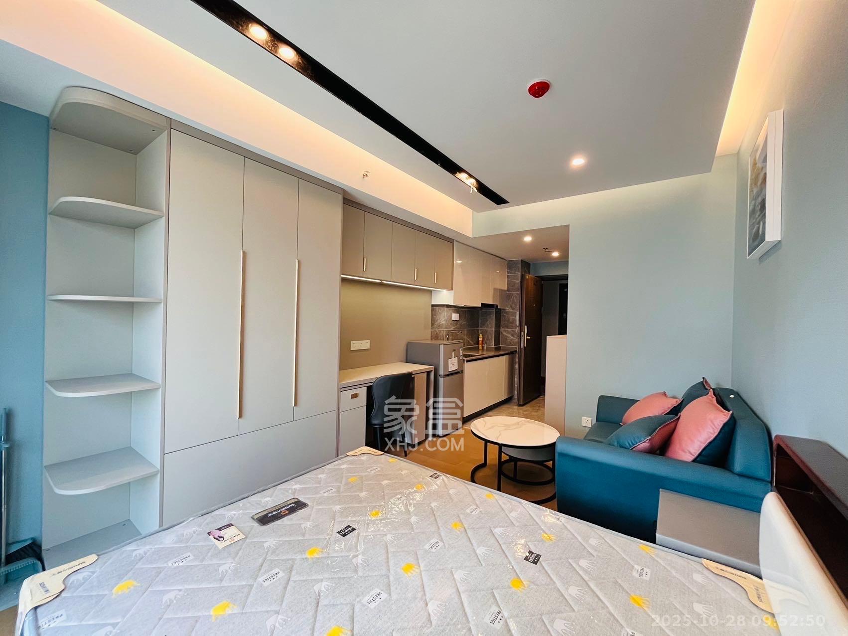 万科金色梦想D区  1室1厅1卫    1700.0元/月室内图