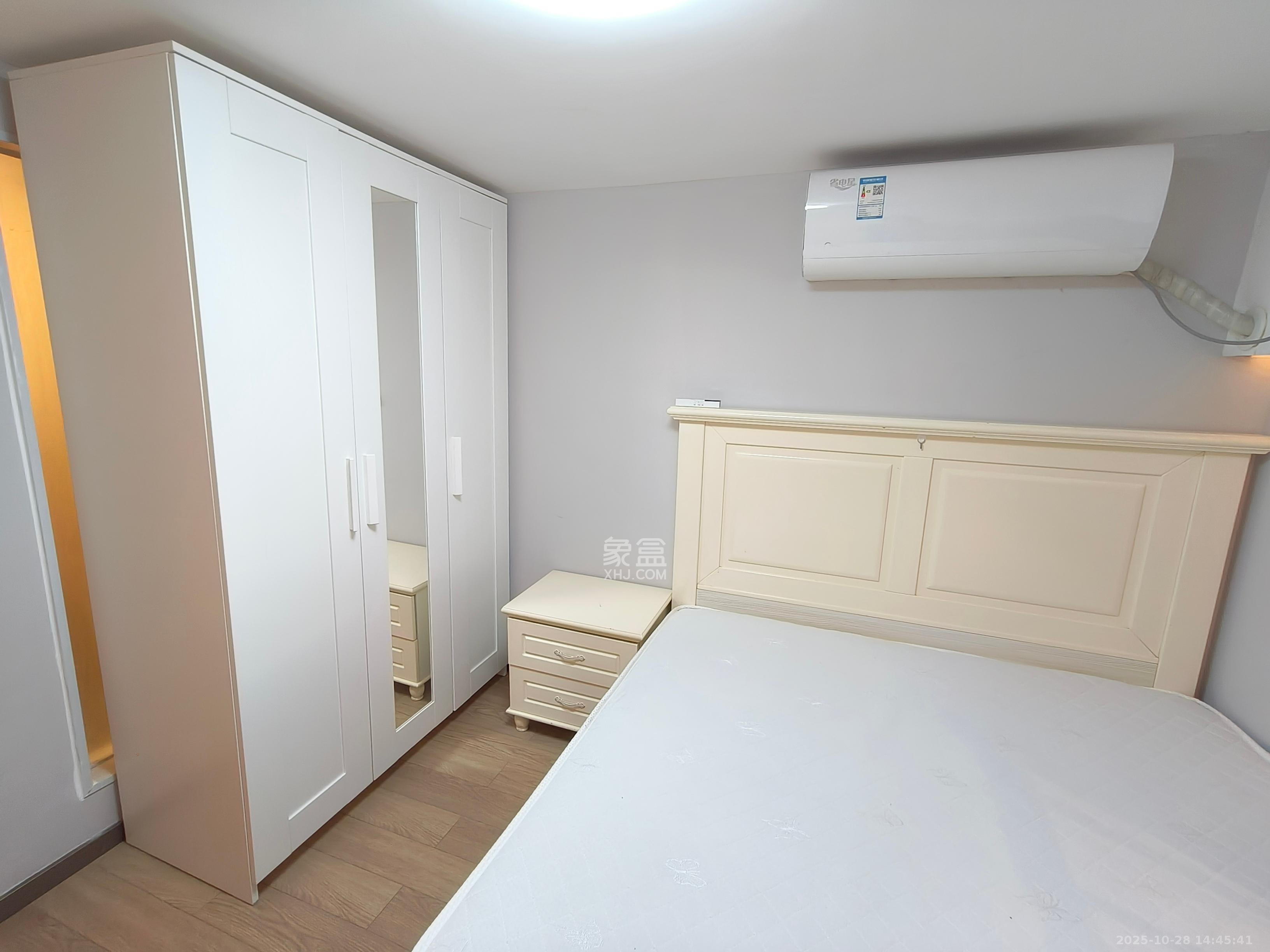 时代年华  2室1厅1卫    1600.0元/月室内图