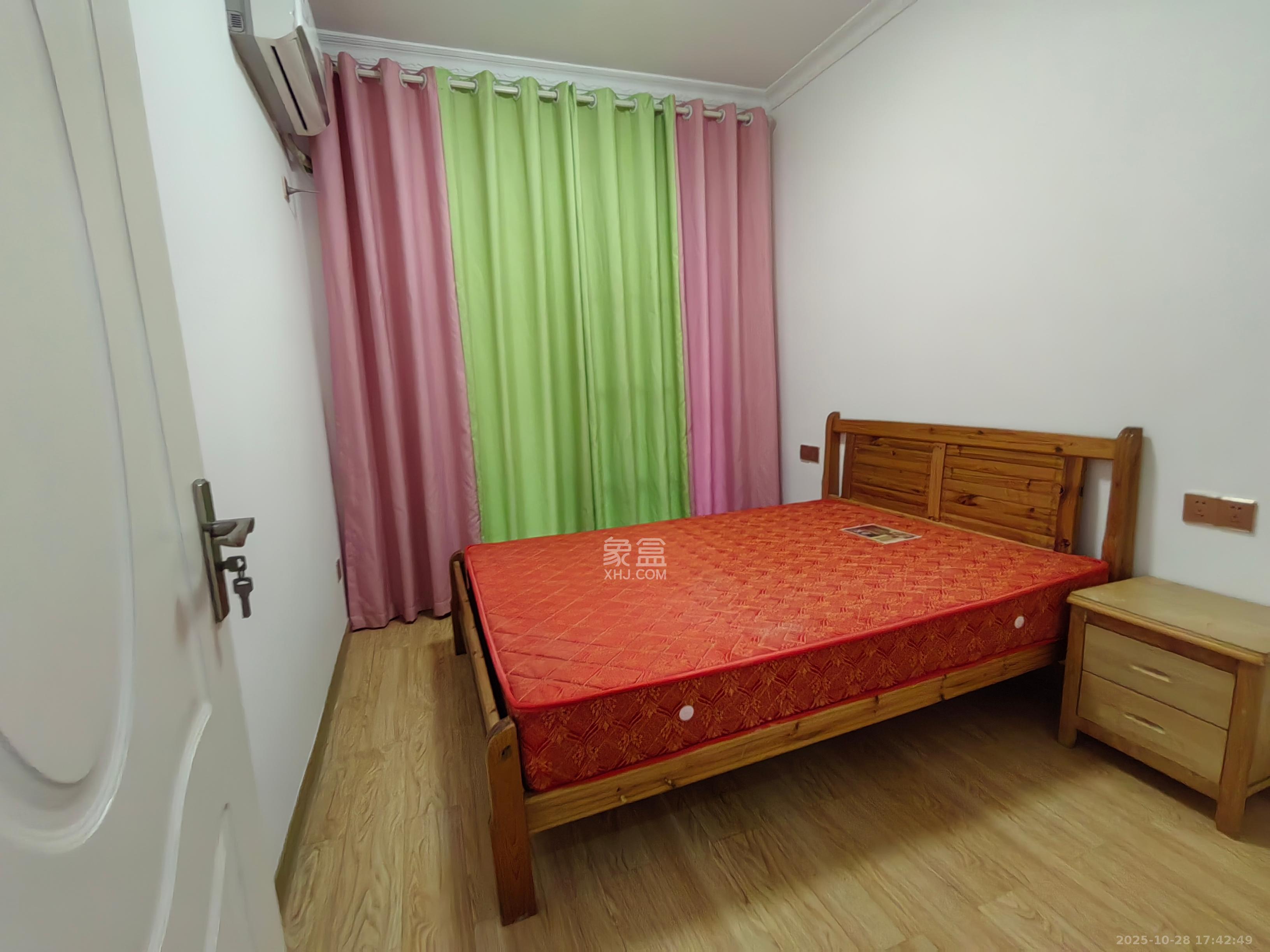 卓越浅水湾  3室2厅2卫    2500.0元/月室内图