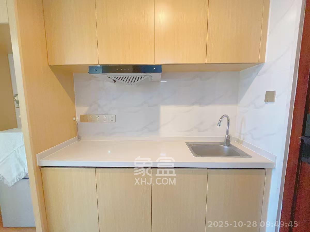 佳程C+公寓  1室0厅0卫    1700.0元/月室内图