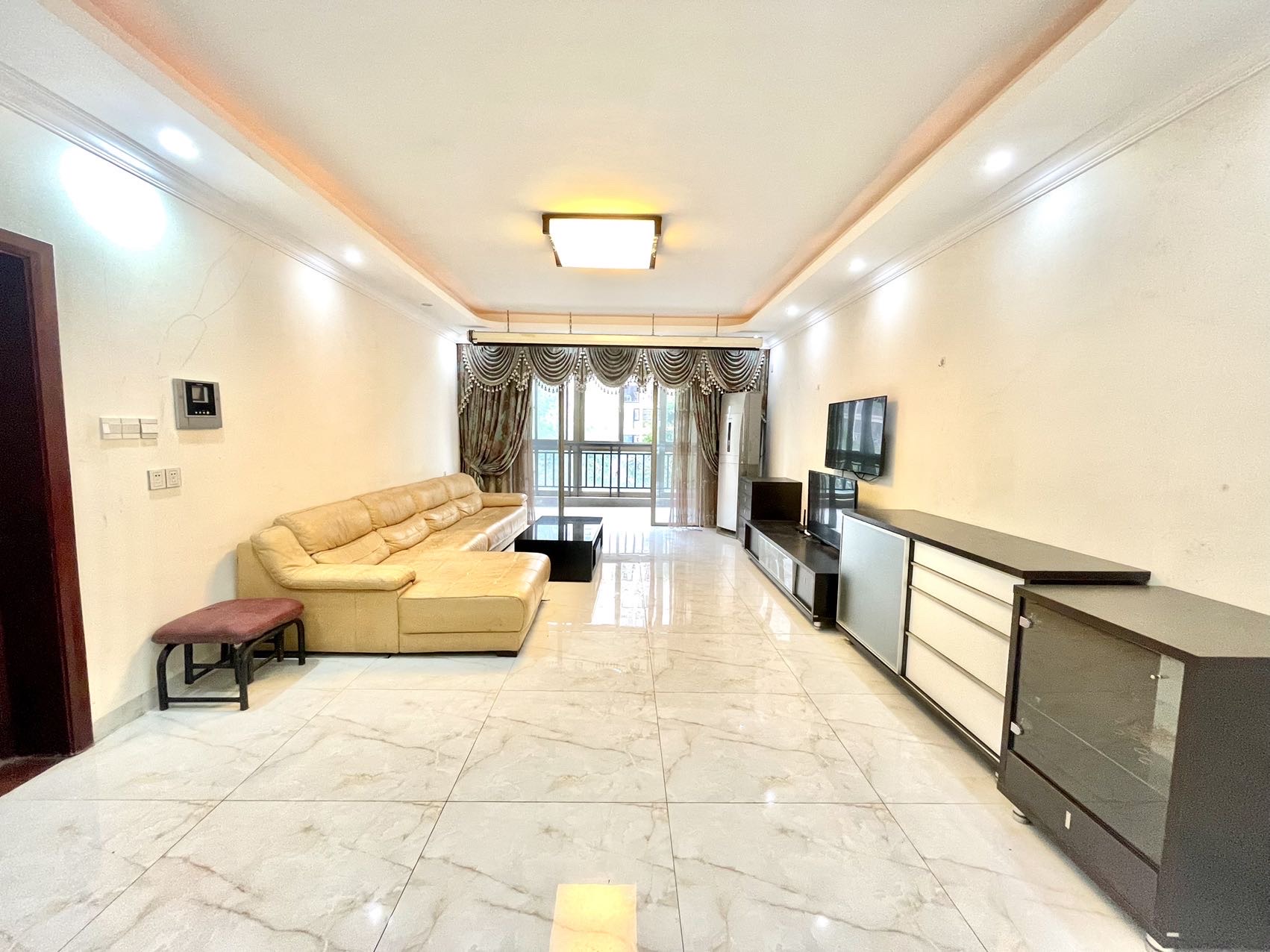 世代雅居  3室2厅2卫    4000.0元/月室内图