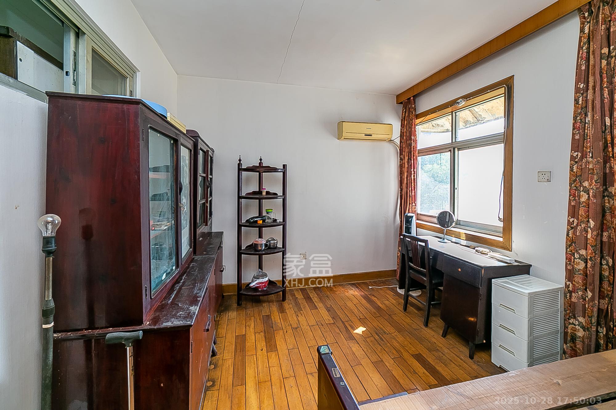 长沙理工大学东院西院  3室2厅2卫    82.0万卧室