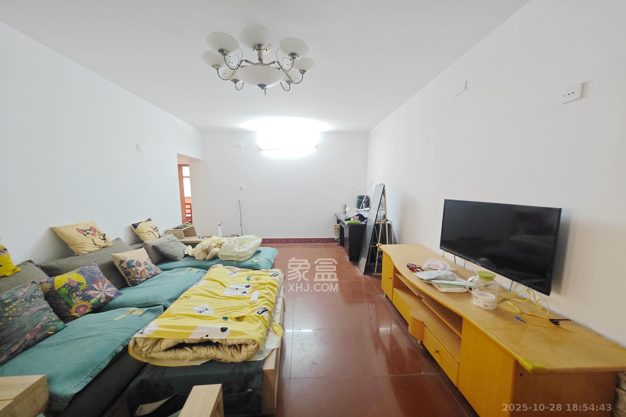 生物药厂宿舍  2室2厅1卫    39.8万 生物药厂宿舍  2室2厅1卫    39.8万客厅