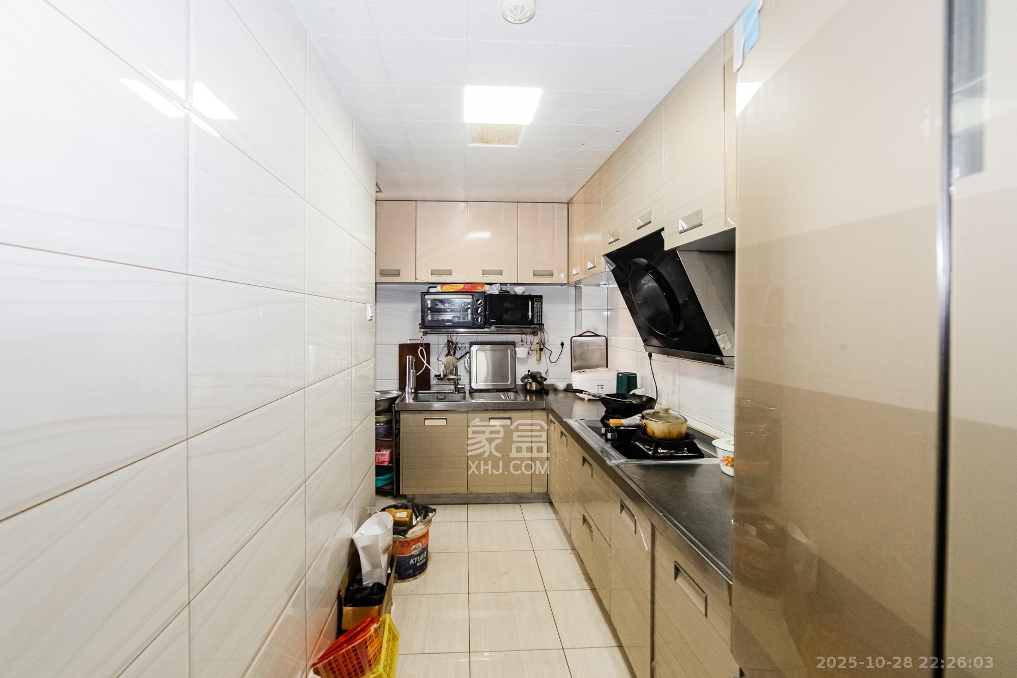 北辰三角洲E4区  3室1厅1卫    125.0万厨房