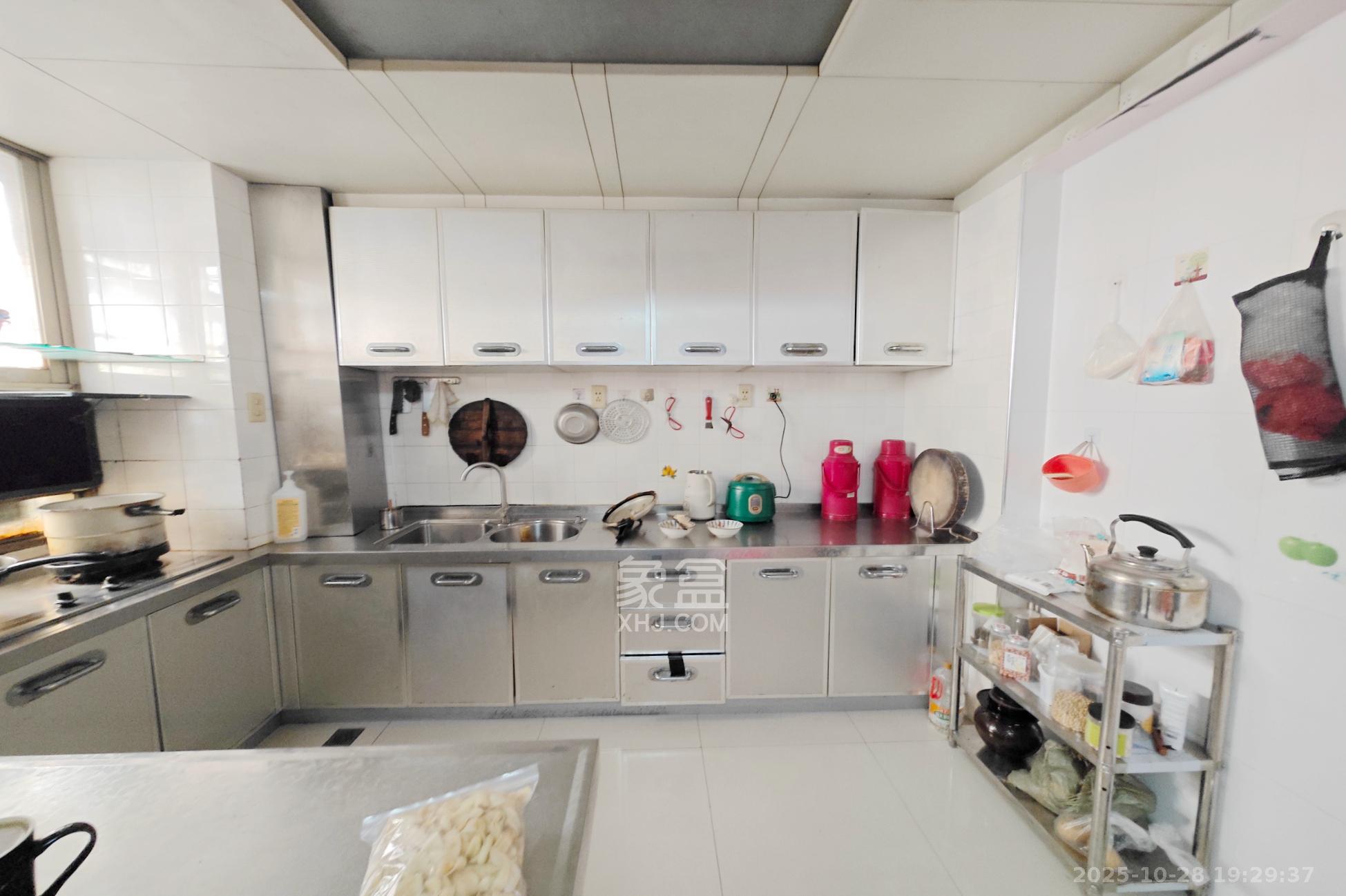 石长铁路宿舍  3室2厅2卫    79.8万厨房