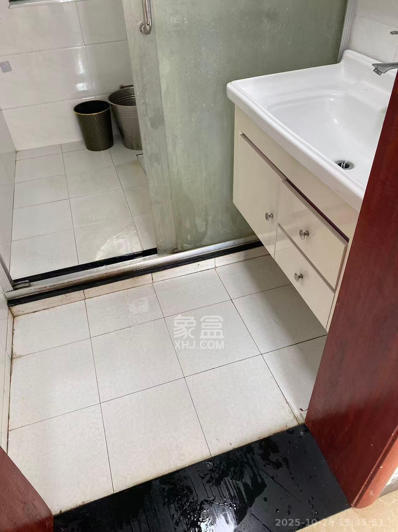 枫华府第  3室2厅1卫    1900.0元/月室内图