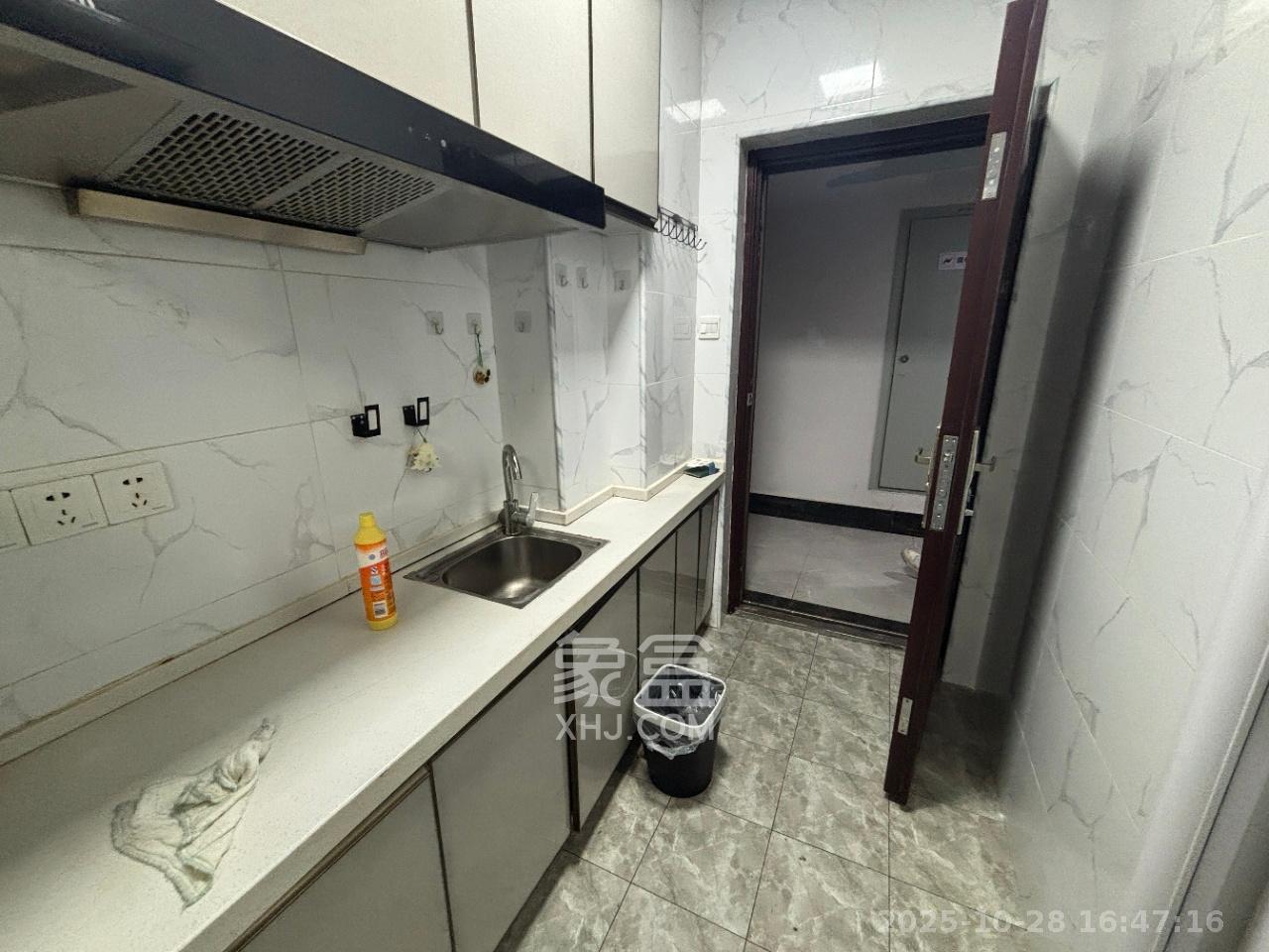 裕天国际商汇中心 1室1厅1卫 1100.0元/月 裕天国际商汇中心 1室1厅1卫 1100.0元/月室内图