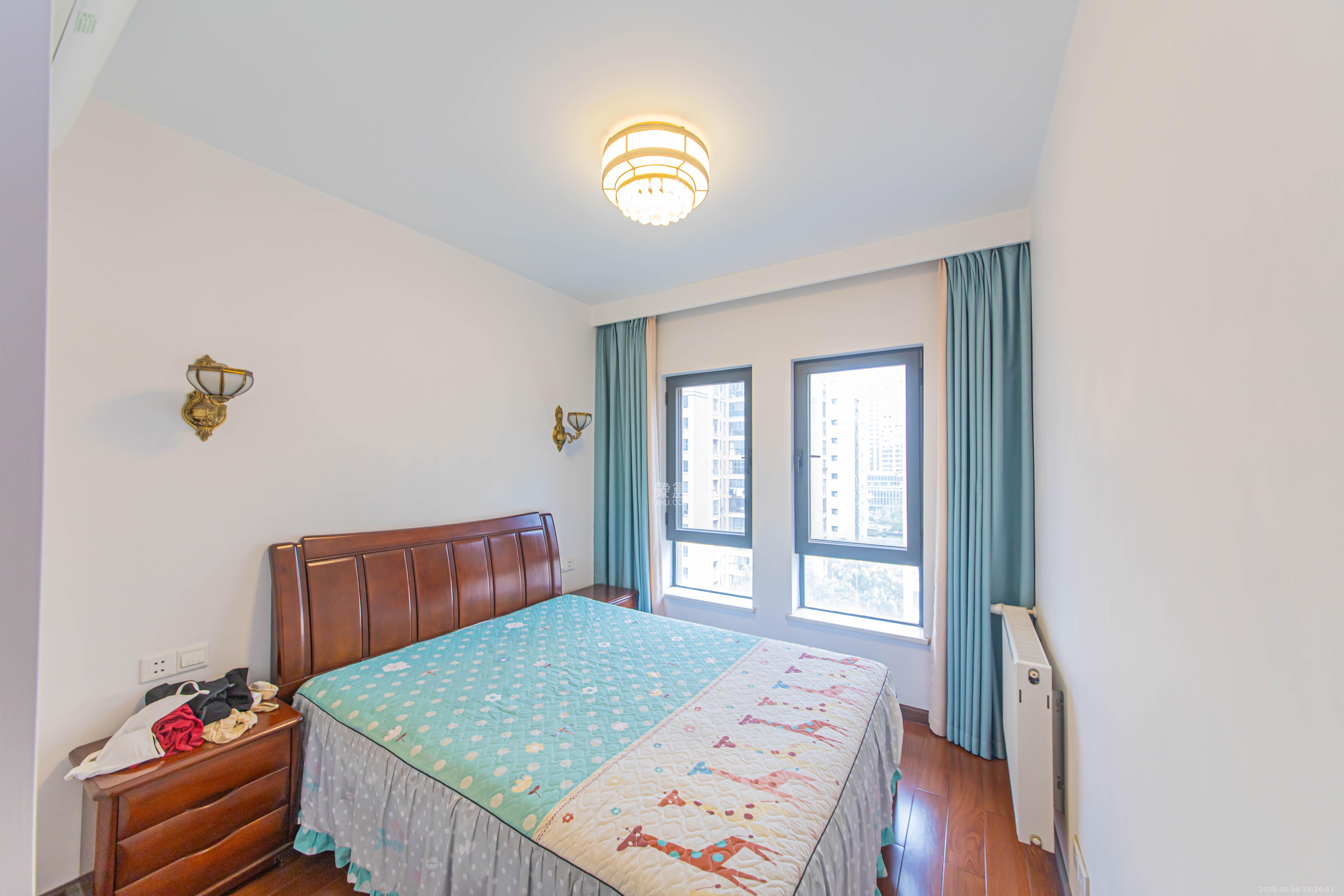 鑫远尚玺苑  4室2厅2卫    298.0万 鑫远尚玺苑  4室2厅2卫    298.0万卧室