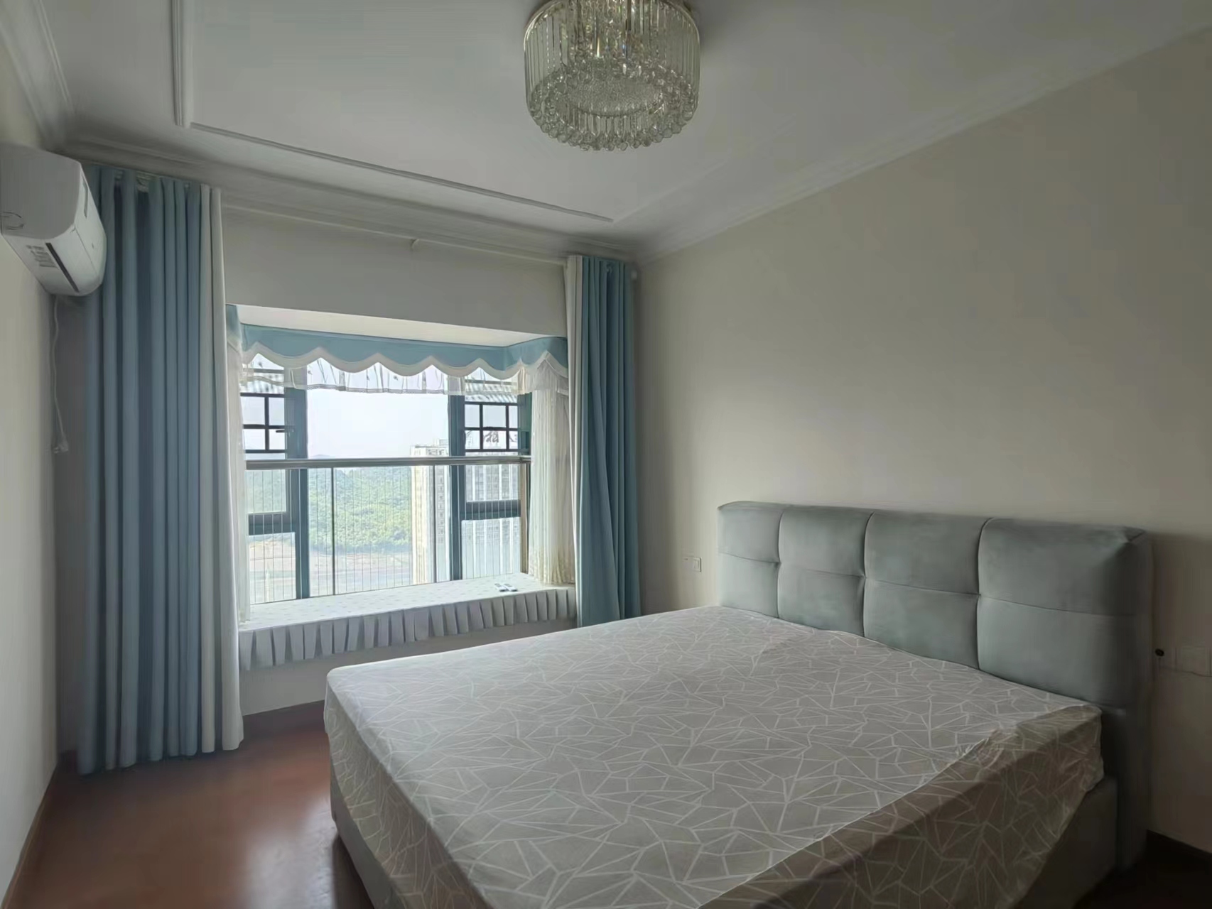 恒大绿洲  3室2厅2卫    2000.0元/月室内图