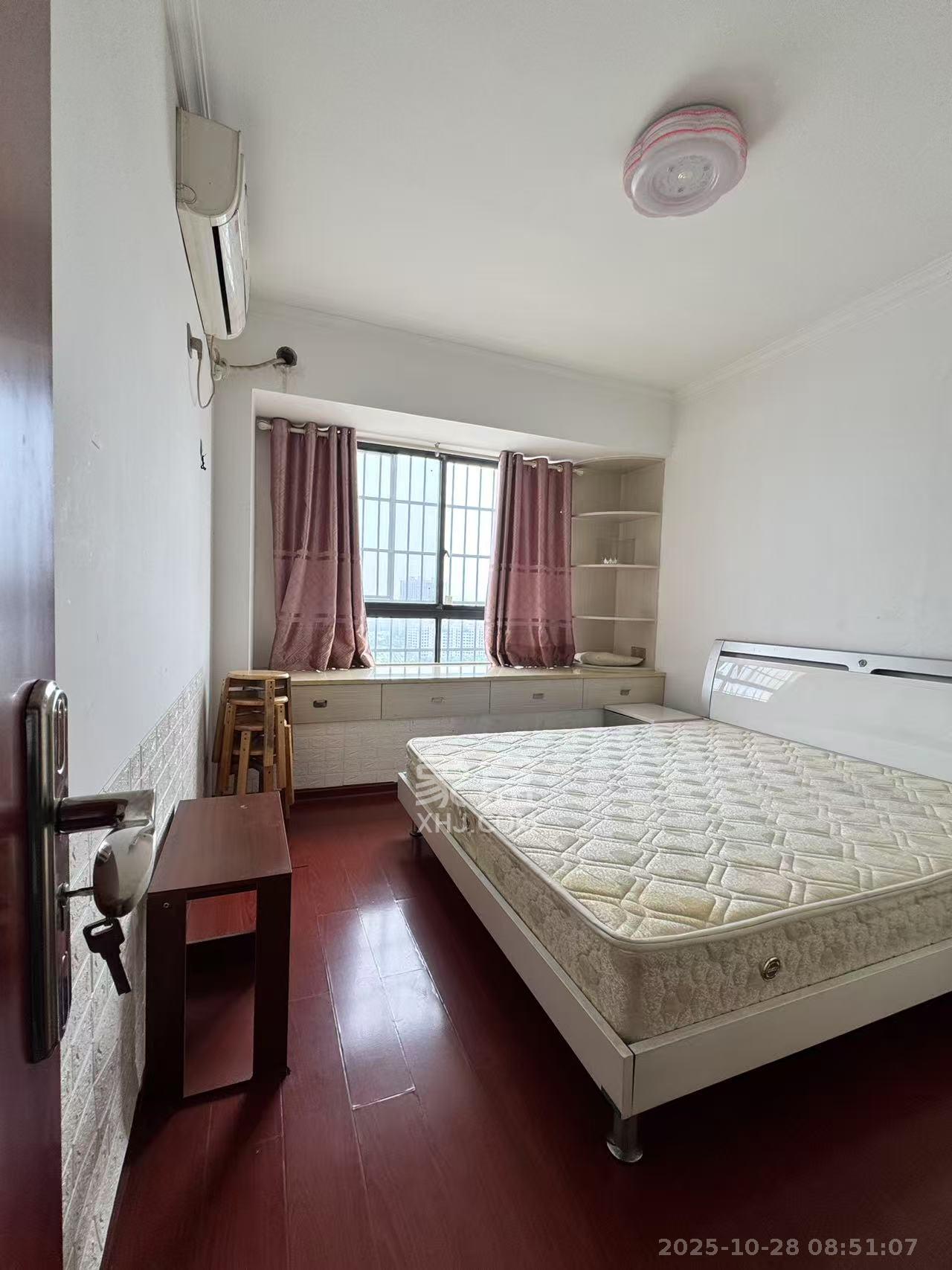 波隆城市花园  2室2厅1卫    1600.0元/月 波隆城市花园  2室2厅1卫    1600.0元/月室内图