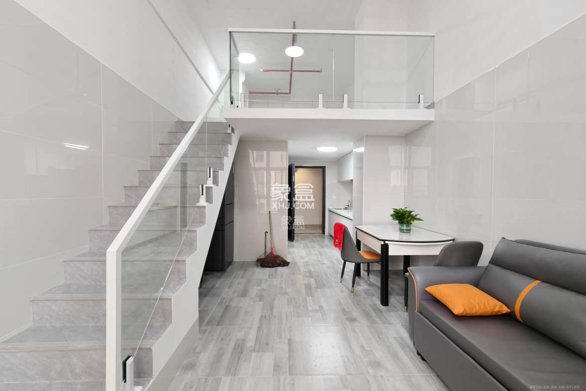 紫鑫中央广场(高铁新城) 1室1厅1卫 1400.0元/月 紫鑫中央广场(高铁新城) 1室1厅1卫 1400.0元/月室内图