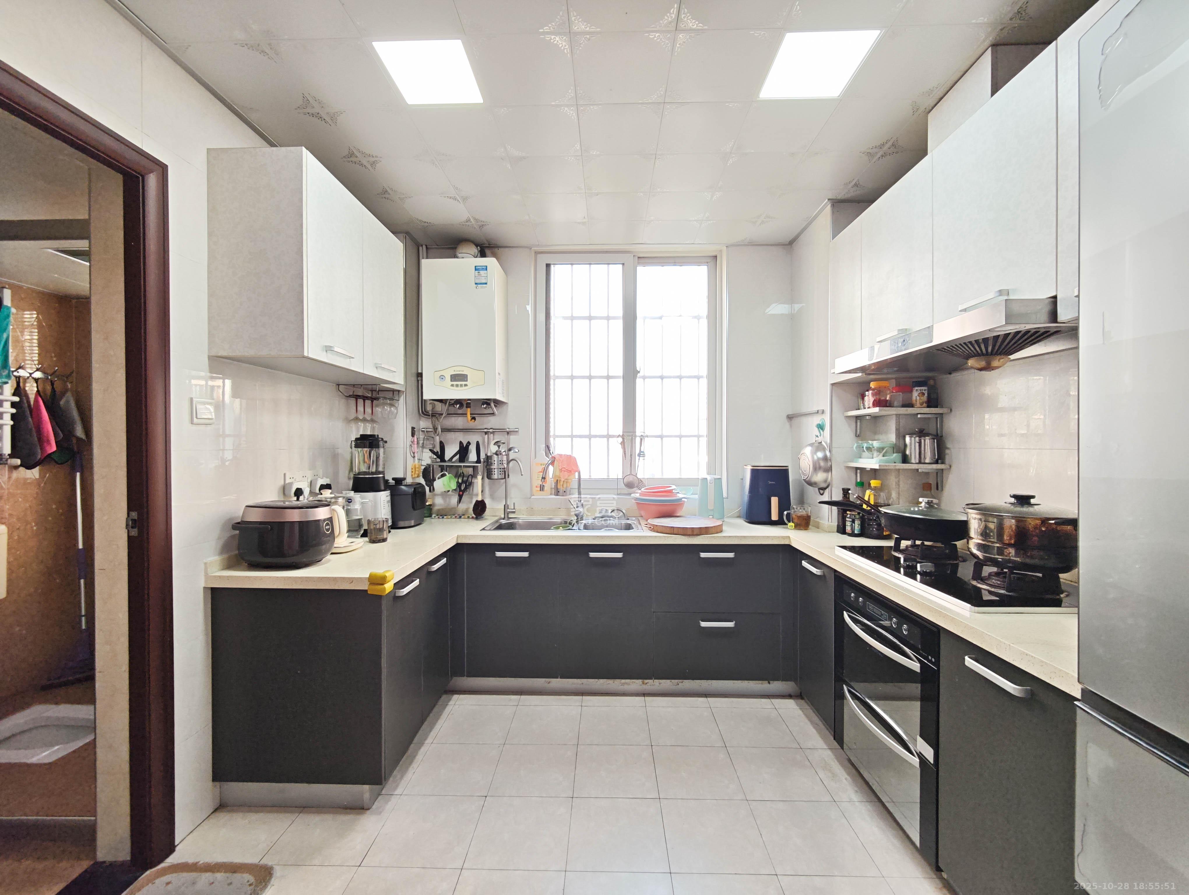 泰禹家园(彩云之翼家园一期、二期、三期) 4室2厅2卫 100.0万 泰禹家园(彩云之翼家园一期、二期、三期) 4室2厅2卫 100.0万其他