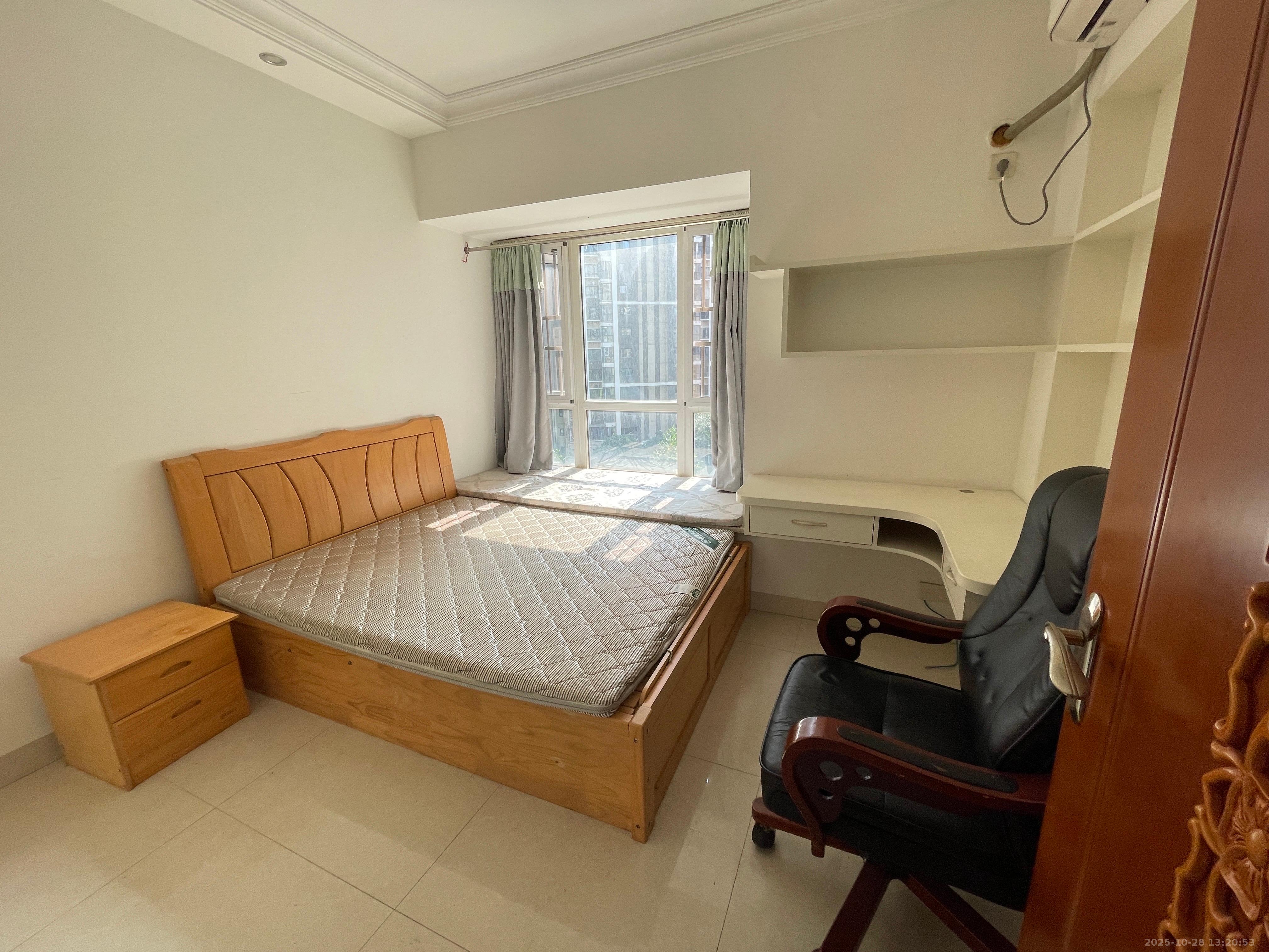 美的城二期  1室1厅1卫    1200.0元/月室内图