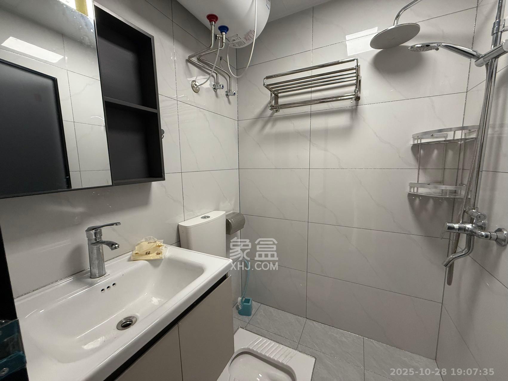 鄱阳汇金中心  1室0厅0卫    1500.0元/月室内图